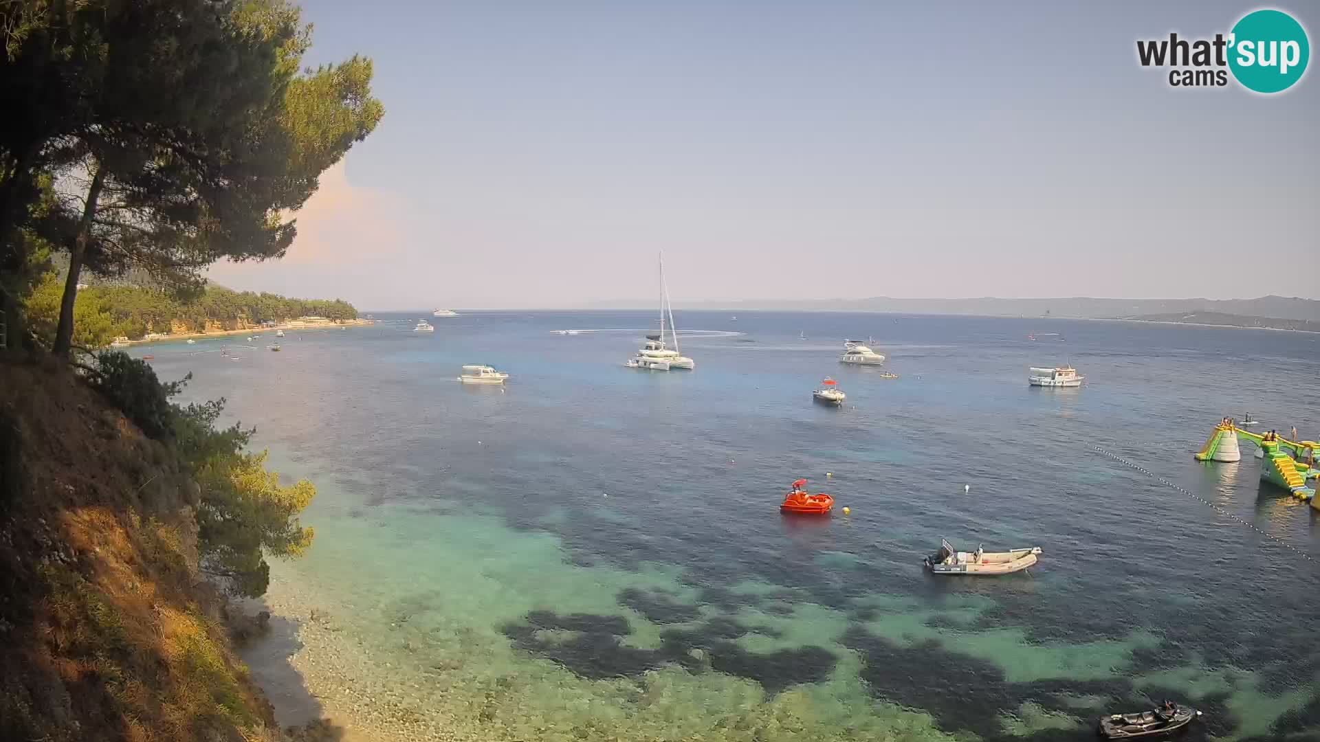 Spletna kamera Plaža Potočine Bol – Pogled v živo na plažo Borak, otok Brač