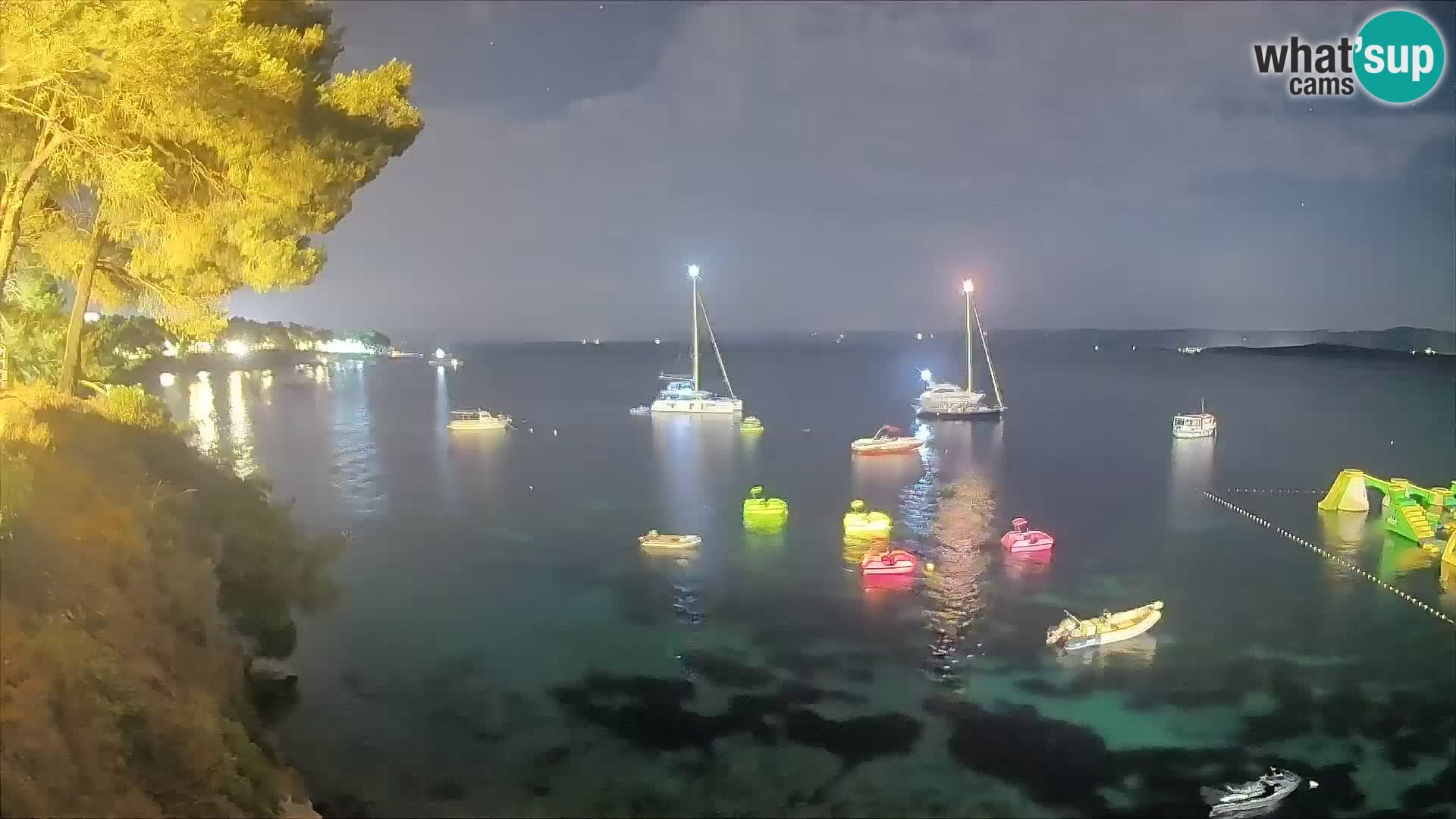 Web kamera Potočine Bol – Pogled uživo na plažu Borak, otok Brač