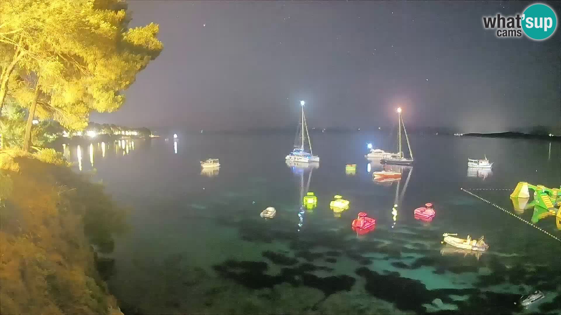 Web kamera Potočine Bol – Pogled uživo na plažu Borak, otok Brač