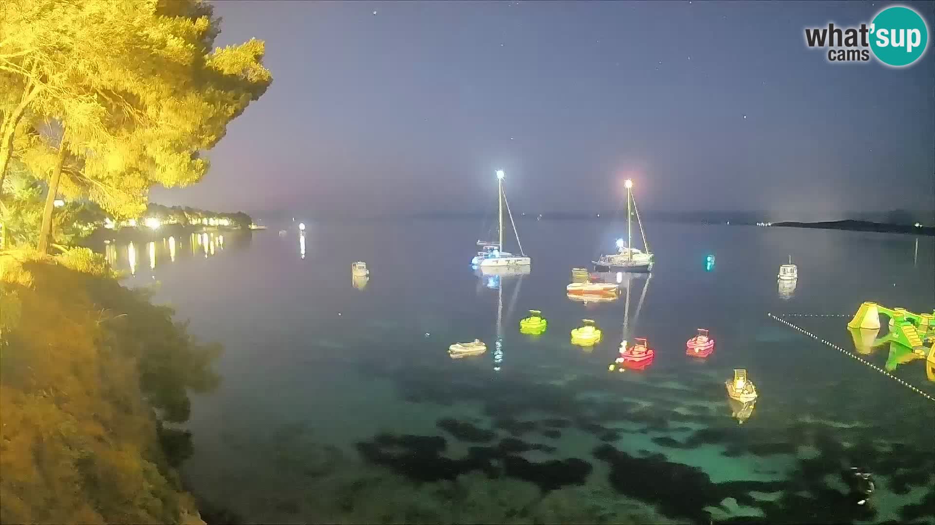 Web kamera Potočine Bol – Pogled uživo na plažu Borak, otok Brač