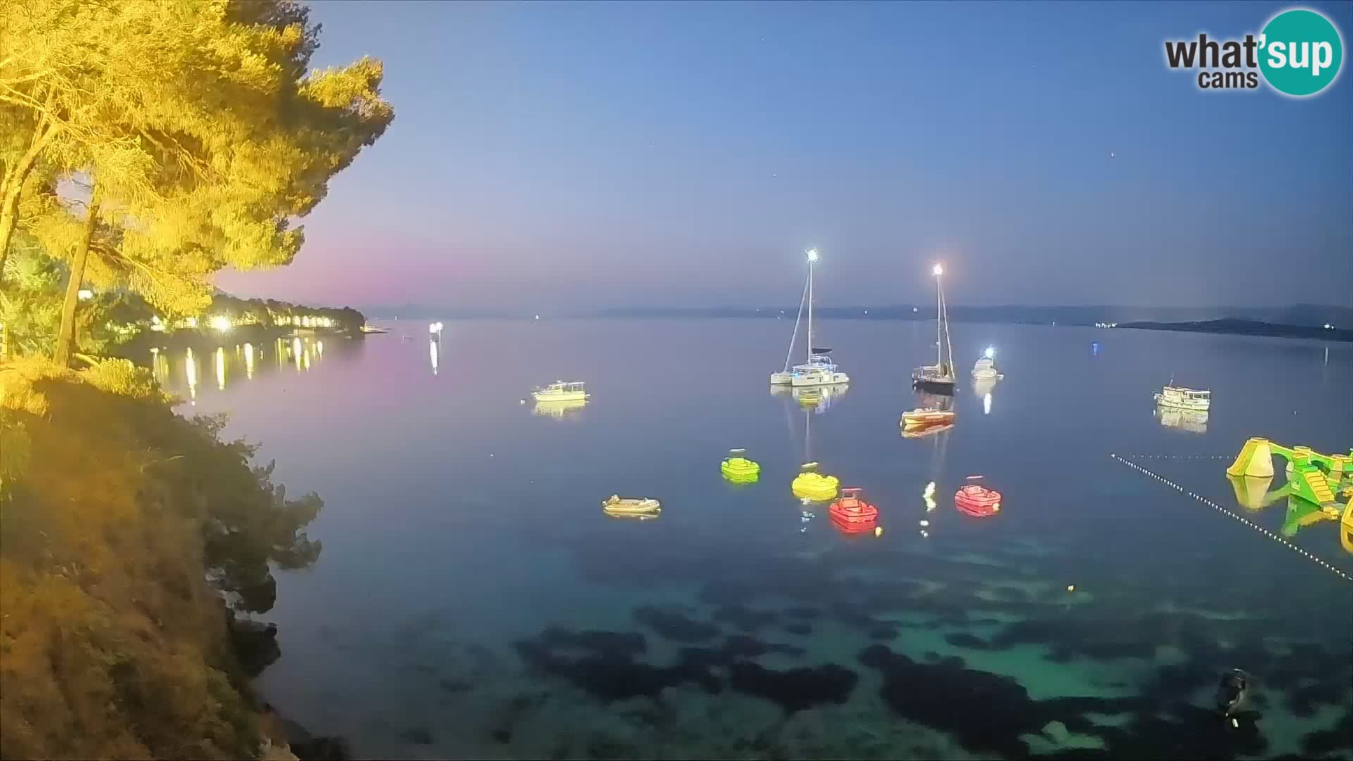 Webcam Spiaggia Potočine Bol – Vista live sulla spiaggia Borak, Isola di Brač