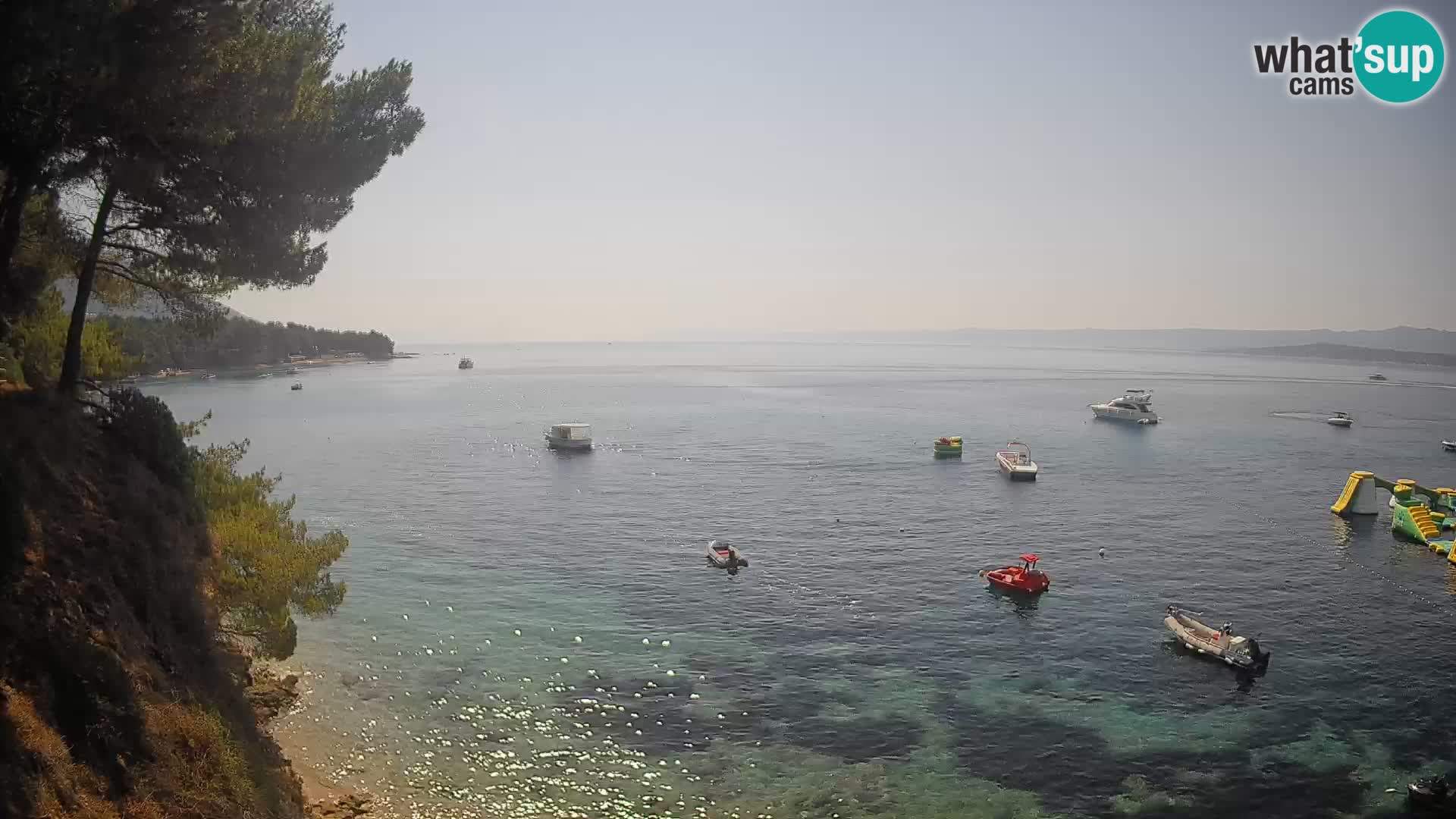 Spletna kamera Plaža Potočine Bol – Pogled v živo na plažo Borak, otok Brač