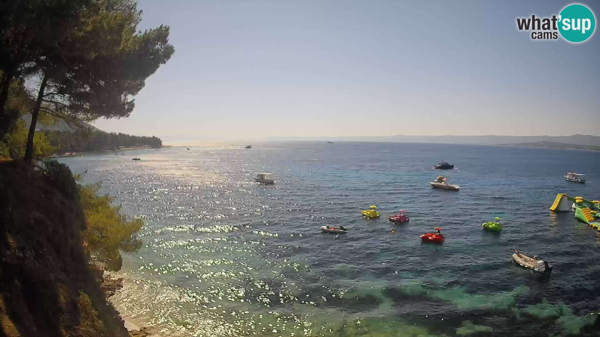 Spletna kamera Plaža Potočine Bol – Pogled v živo na plažo Borak, otok Brač