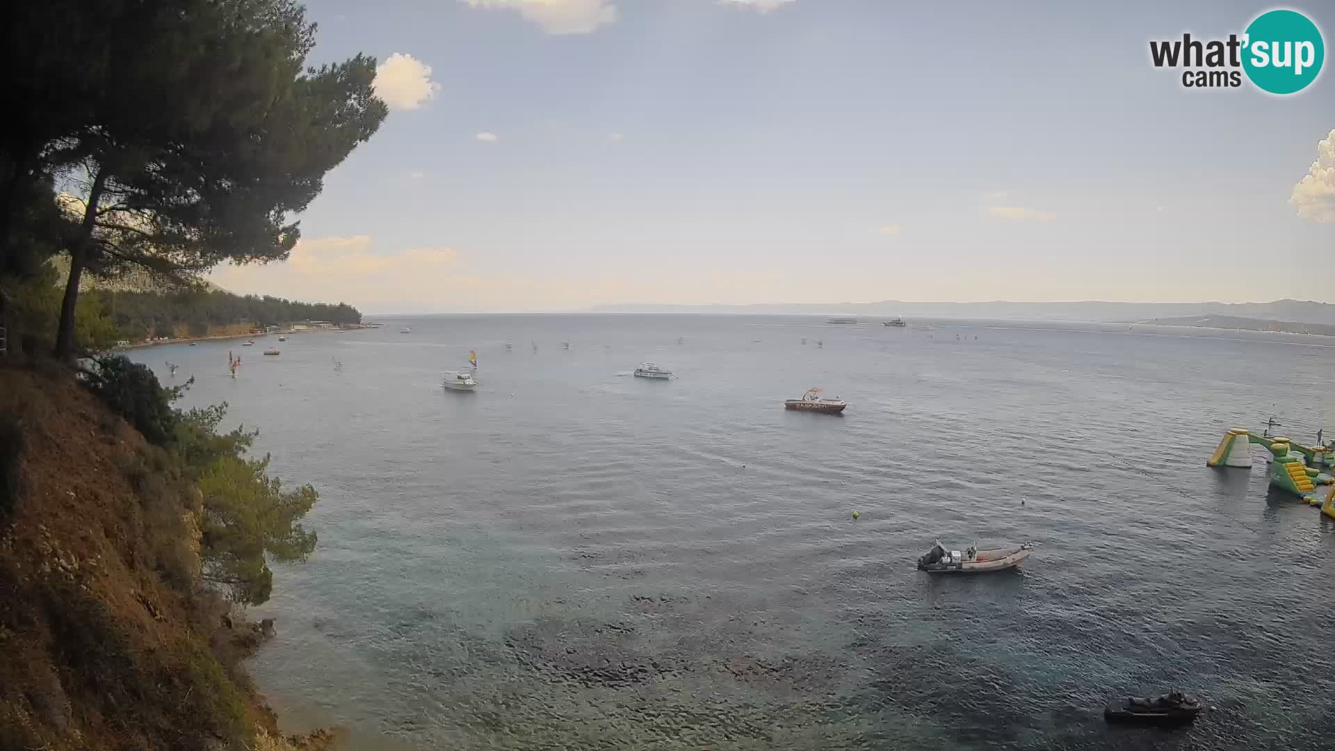 Spletna kamera Plaža Potočine Bol – Pogled v živo na plažo Borak, otok Brač