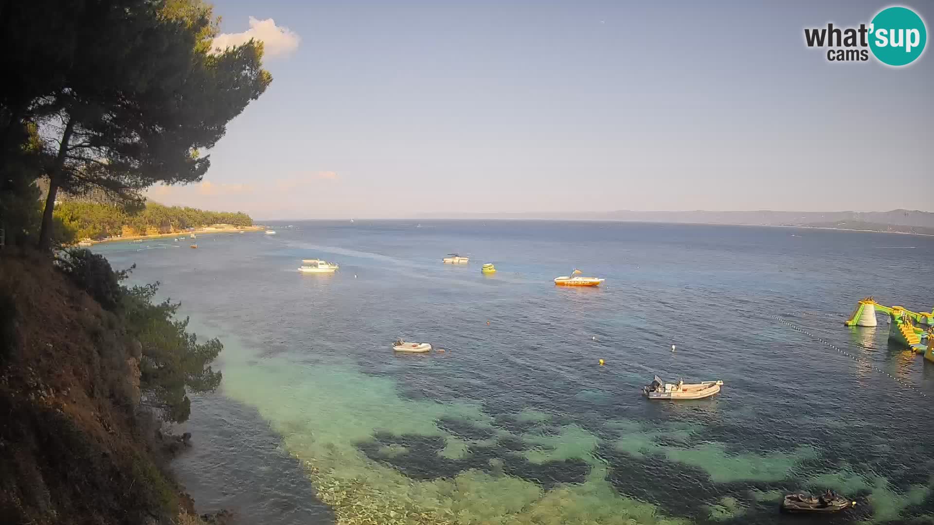 Spletna kamera Plaža Potočine Bol – Pogled v živo na plažo Borak, otok Brač
