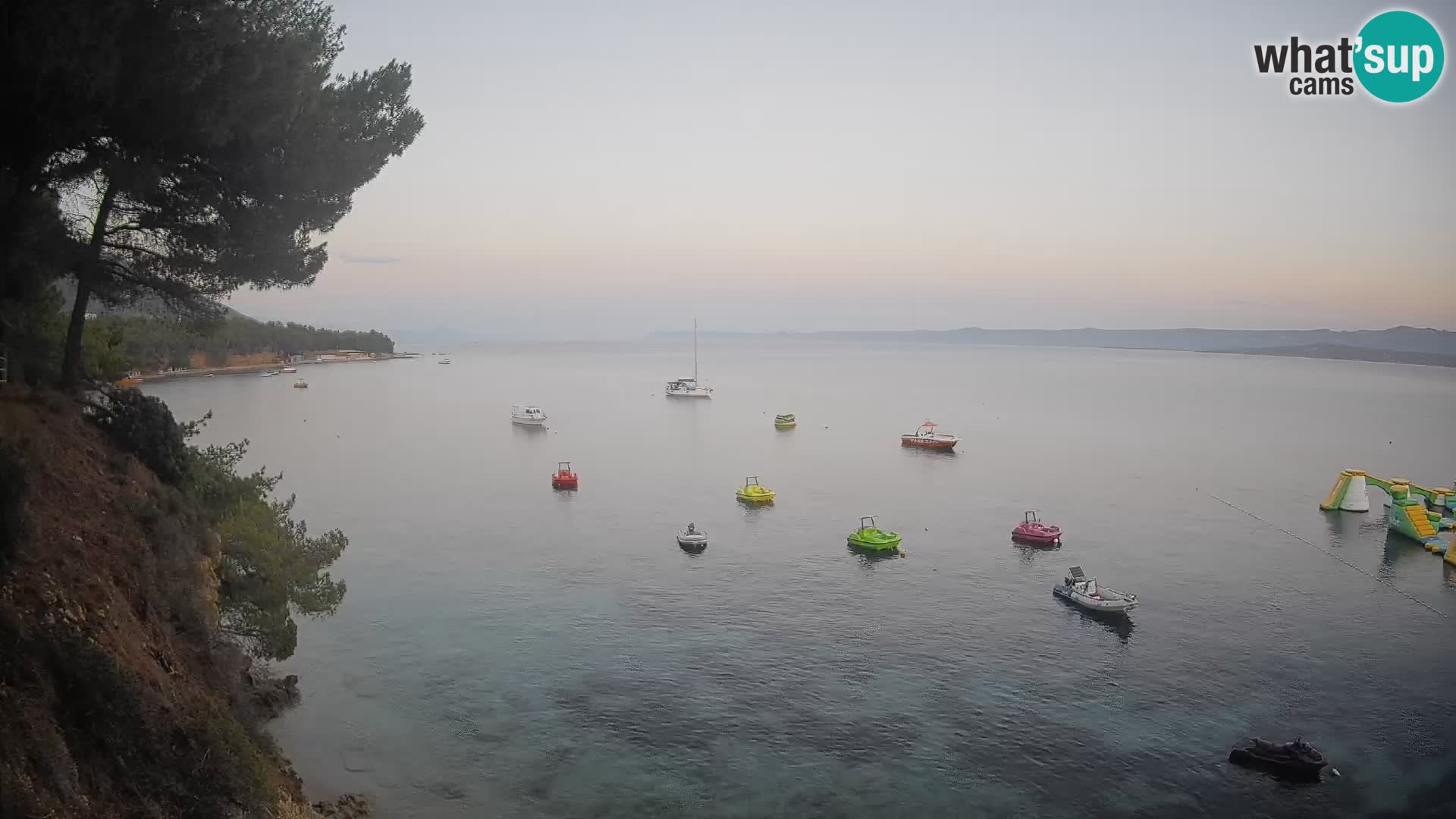Spletna kamera Plaža Potočine Bol – Pogled v živo na plažo Borak, otok Brač