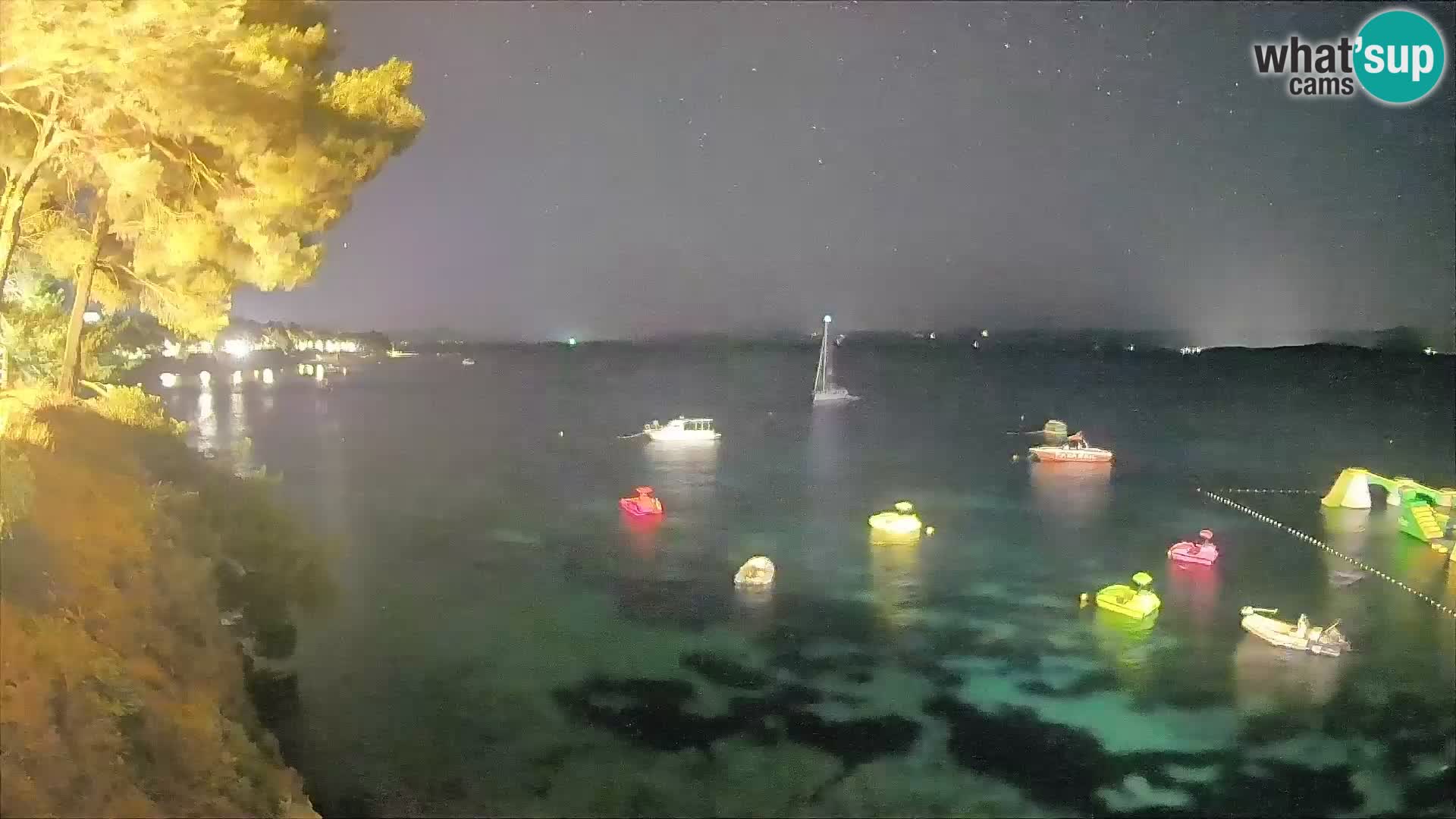 Web kamera Potočine Bol – Pogled uživo na plažu Borak, otok Brač