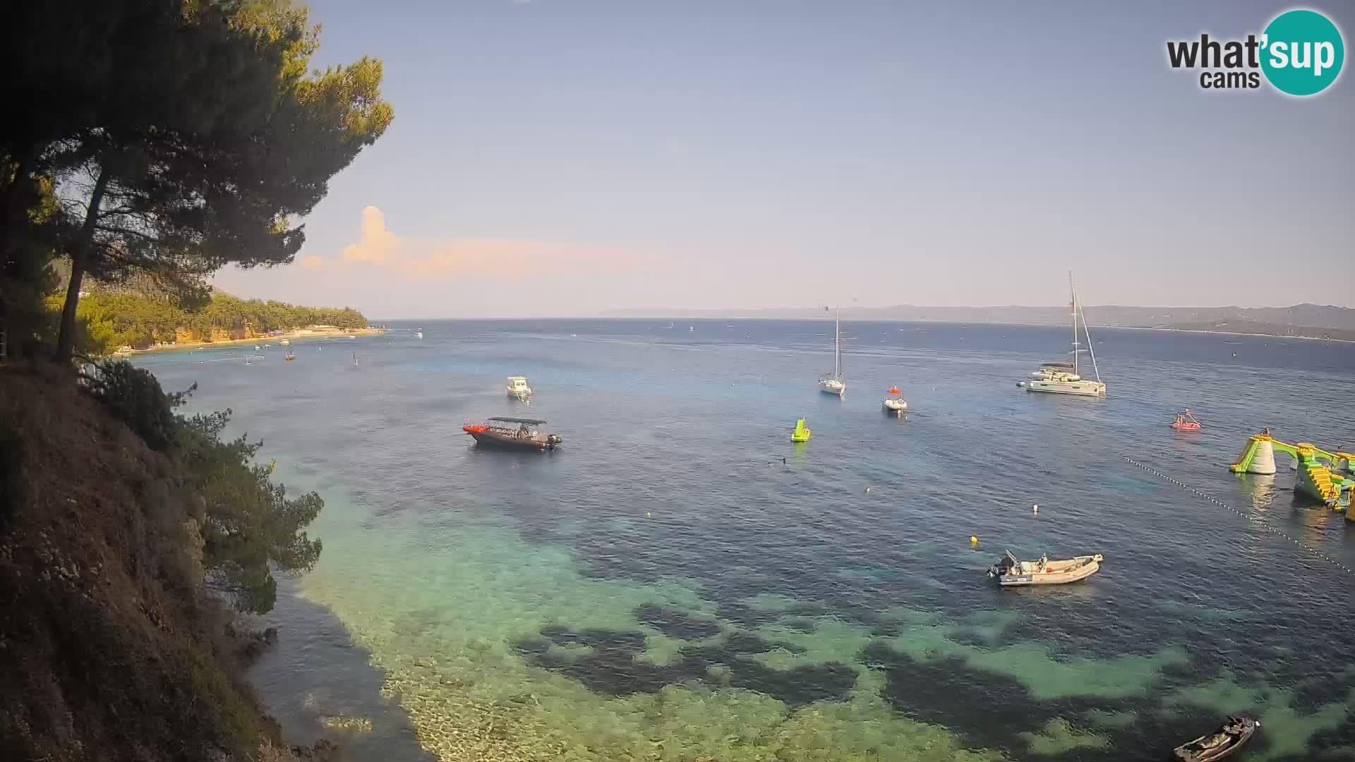 Spletna kamera Plaža Potočine Bol – Pogled v živo na plažo Borak, otok Brač