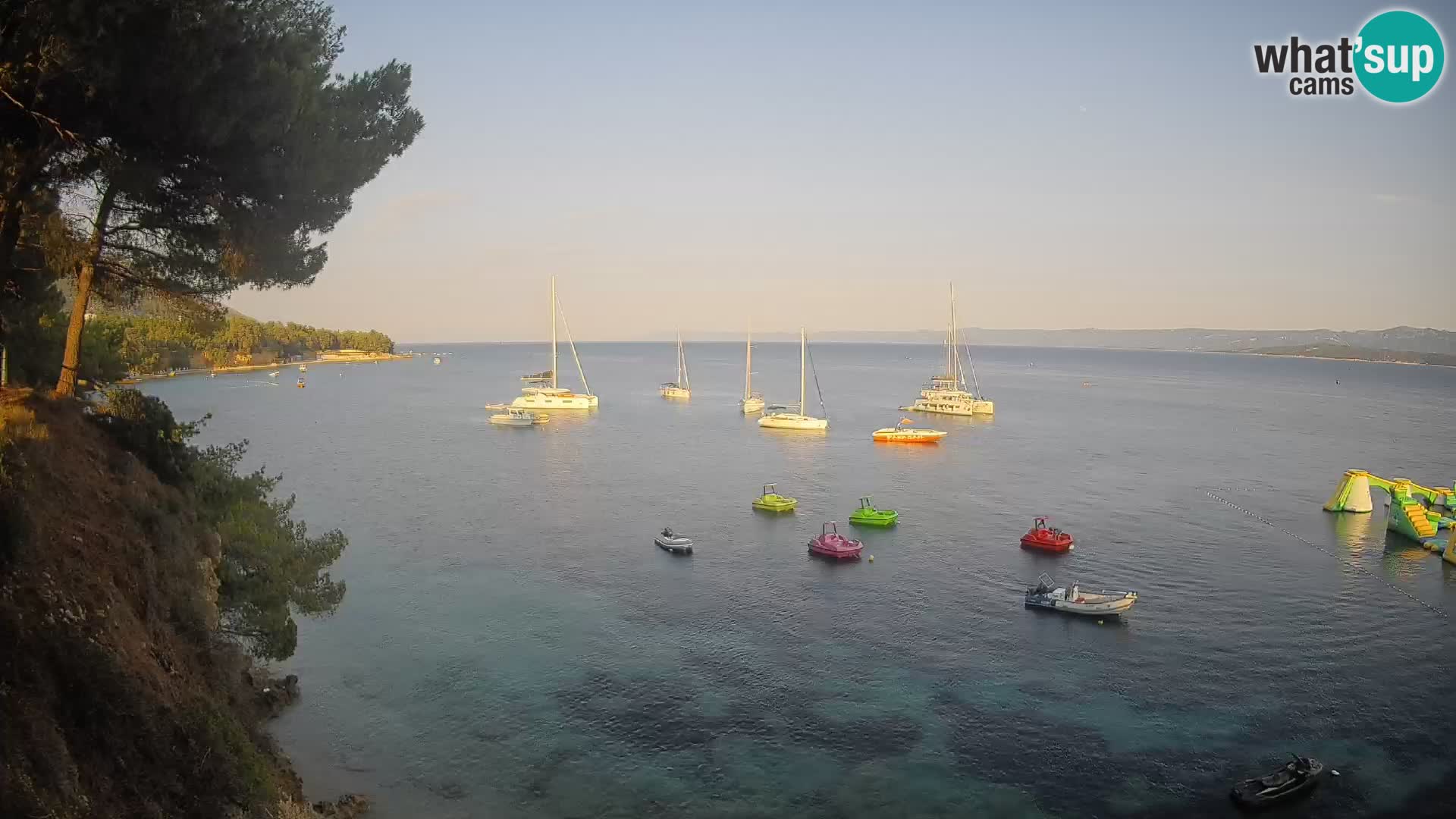 Spletna kamera Plaža Potočine Bol – Pogled v živo na plažo Borak, otok Brač