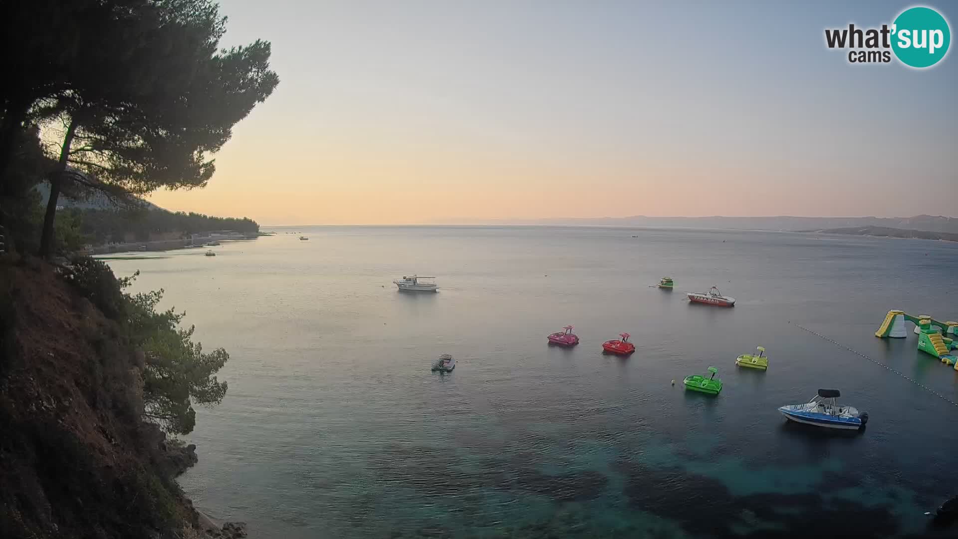 Spletna kamera Plaža Potočine Bol – Pogled v živo na plažo Borak, otok Brač