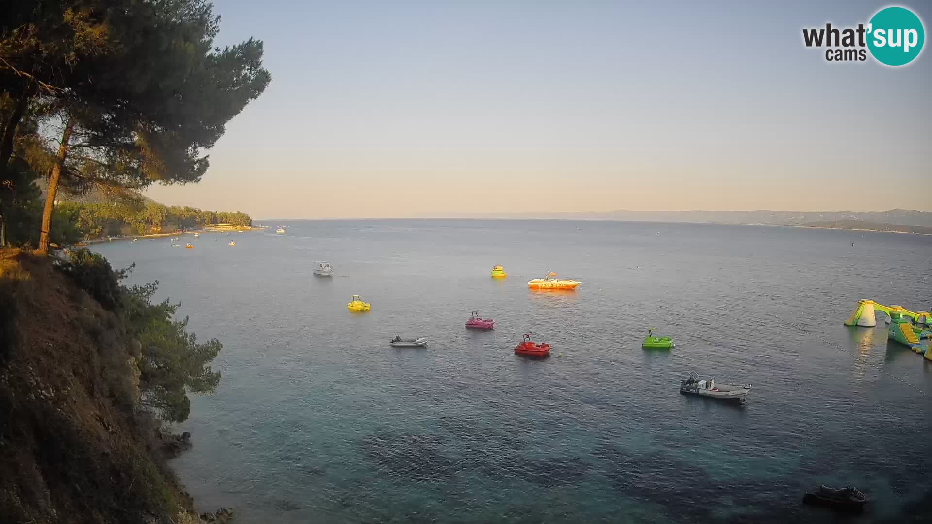 Spletna kamera Plaža Potočine Bol – Pogled v živo na plažo Borak, otok Brač