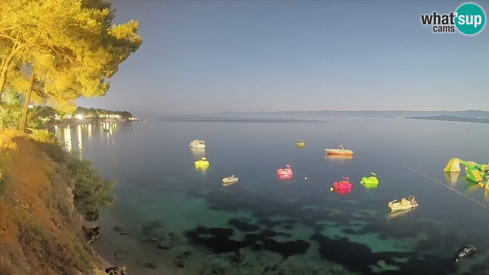 Spletna kamera Plaža Potočine Bol – Pogled v živo na plažo Borak, otok Brač