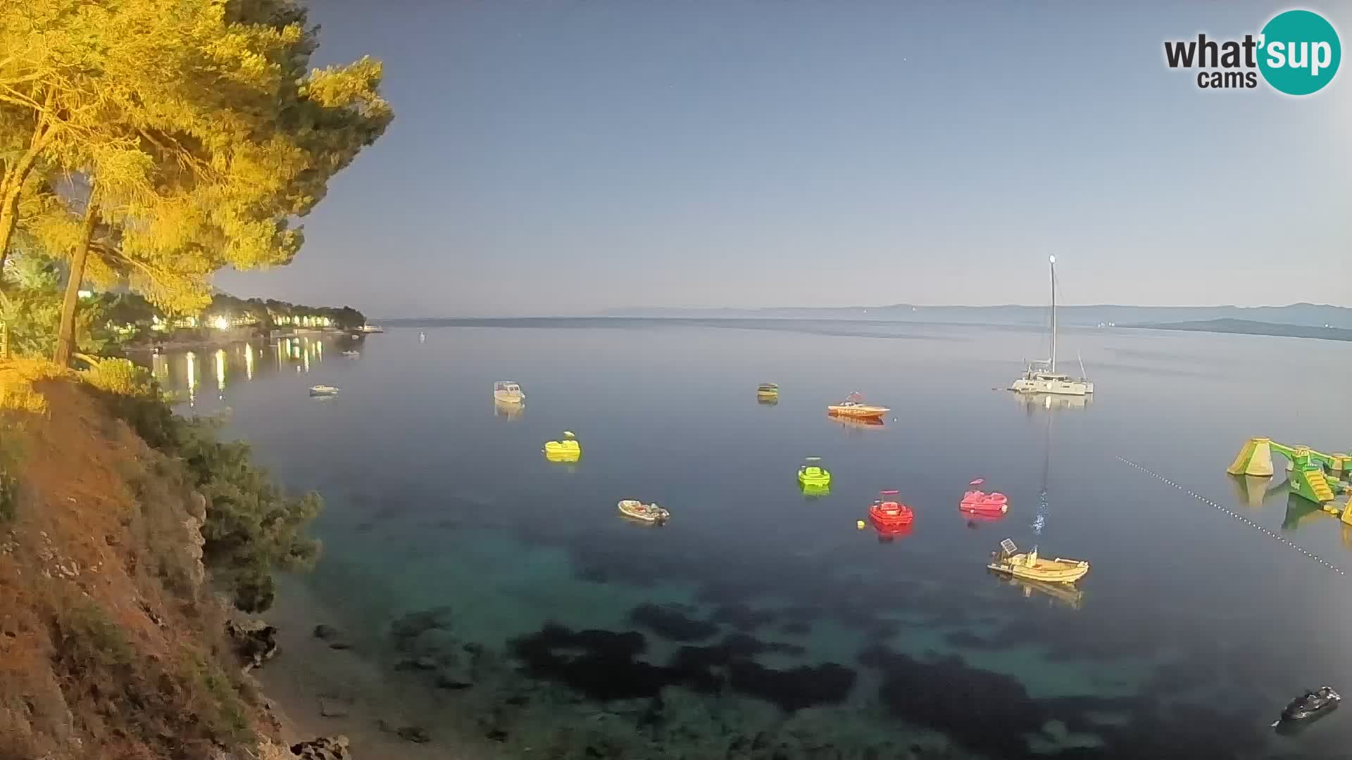Webcam Spiaggia Potočine Bol – Vista live sulla spiaggia Borak, Isola di Brač