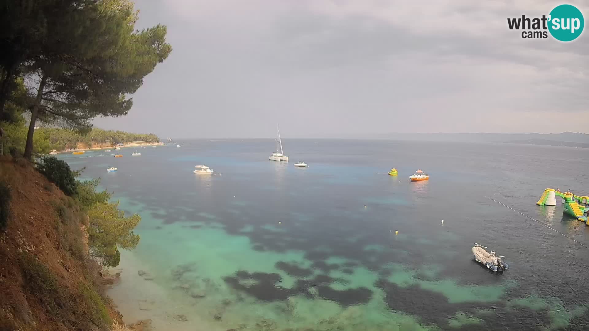 Spletna kamera Plaža Potočine Bol – Pogled v živo na plažo Borak, otok Brač