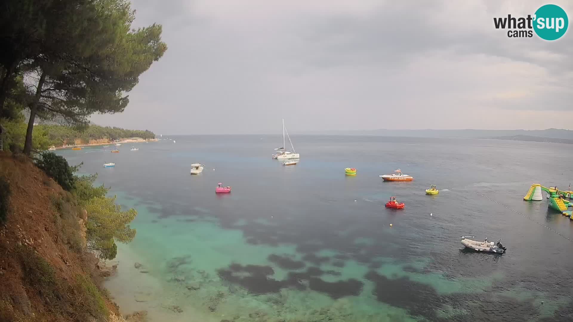 Spletna kamera Plaža Potočine Bol – Pogled v živo na plažo Borak, otok Brač