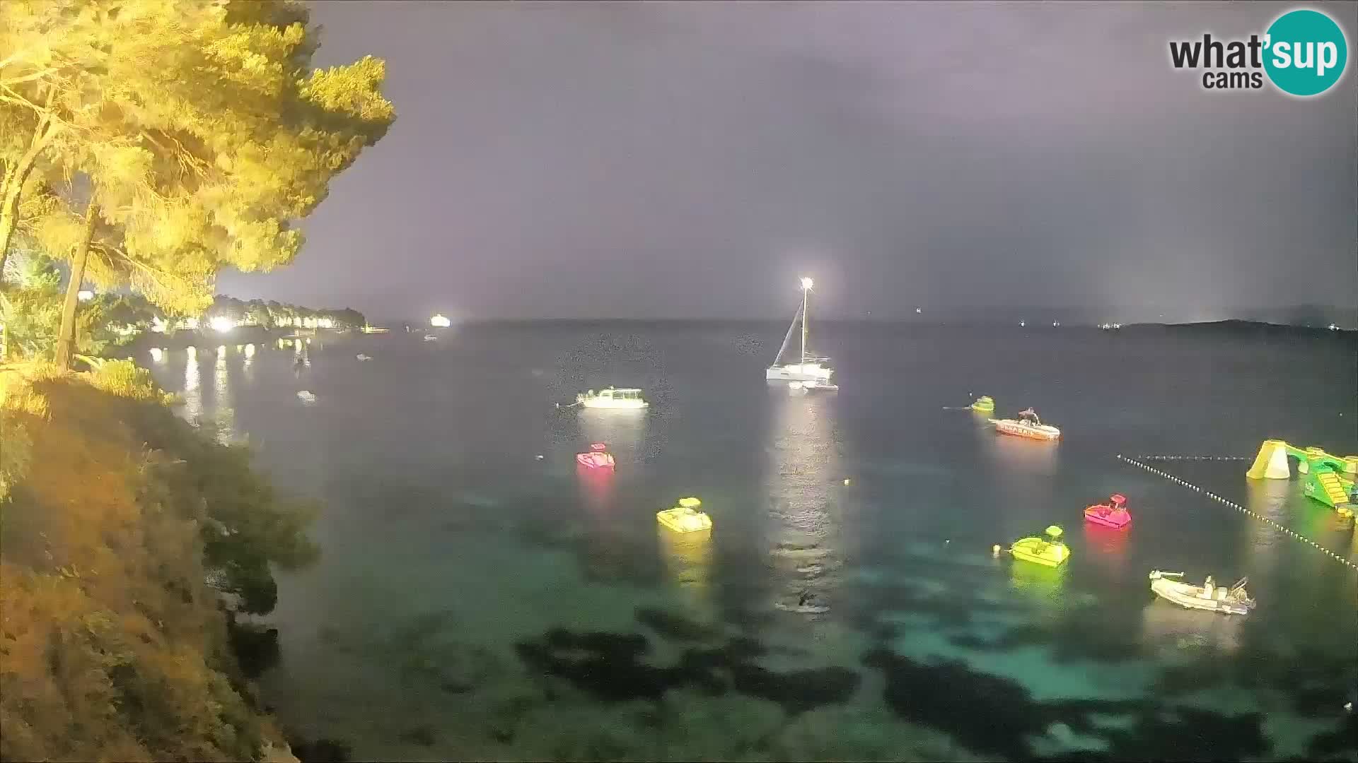 Webcam Spiaggia Potočine Bol – Vista live sulla spiaggia Borak, Isola di Brač