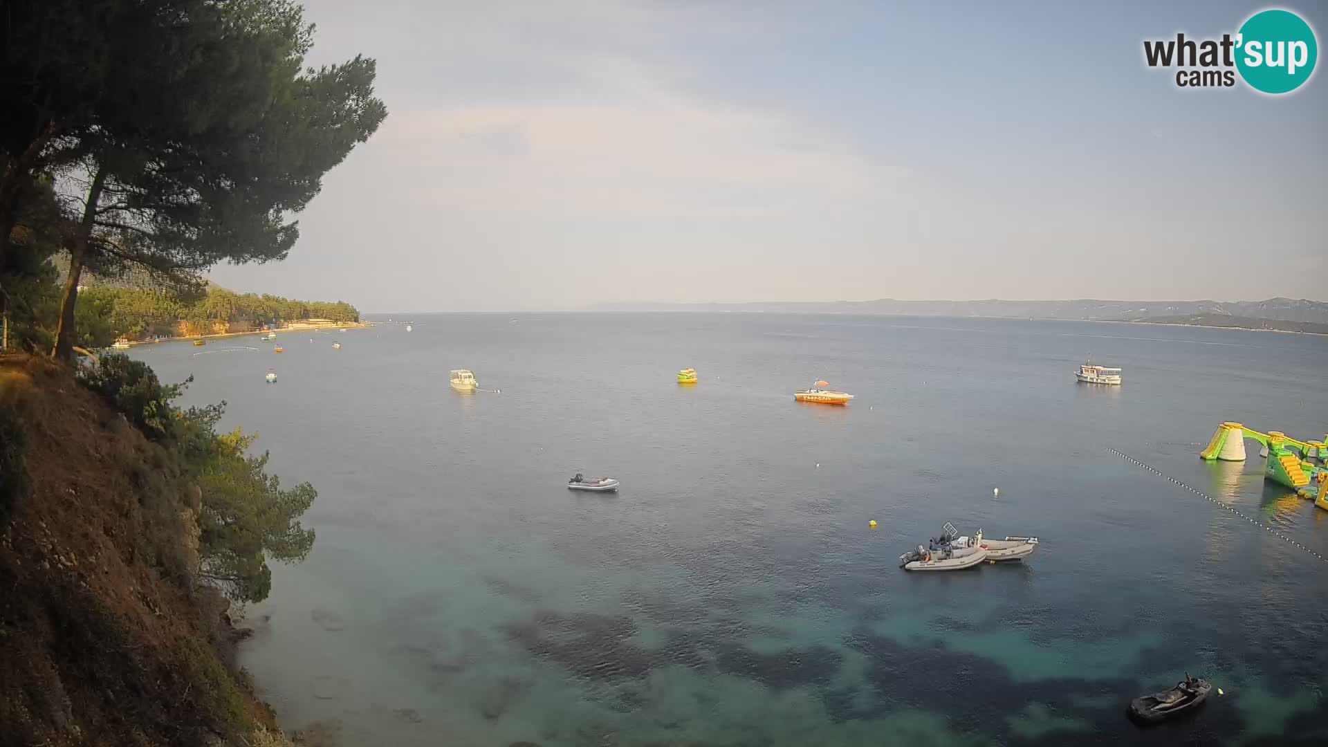 Spletna kamera Plaža Potočine Bol – Pogled v živo na plažo Borak, otok Brač