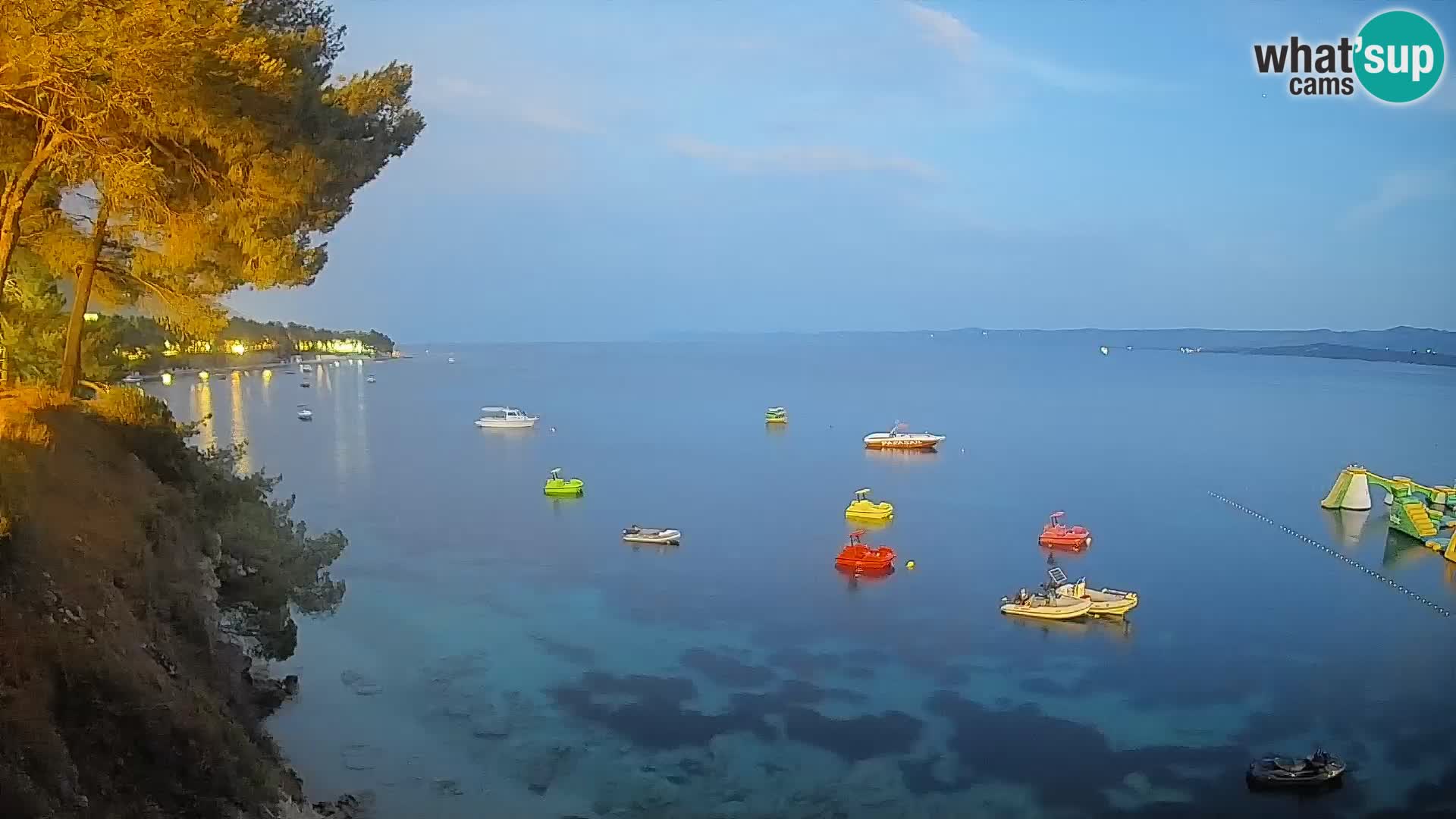 Spletna kamera Plaža Potočine Bol – Pogled v živo na plažo Borak, otok Brač