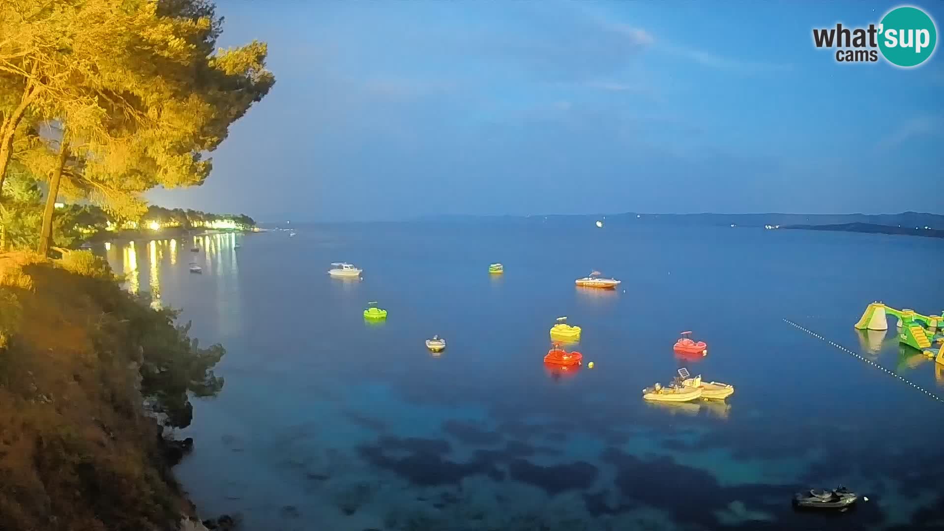 Spletna kamera Plaža Potočine Bol – Pogled v živo na plažo Borak, otok Brač