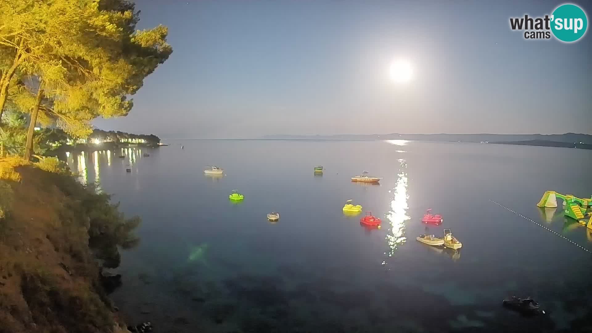 Spletna kamera Plaža Potočine Bol – Pogled v živo na plažo Borak, otok Brač