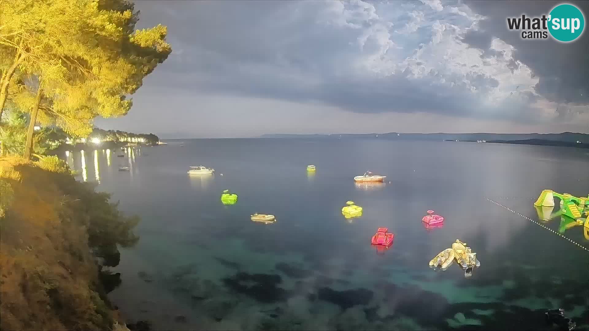 Webcam Spiaggia Potočine Bol – Vista live sulla spiaggia Borak, Isola di Brač