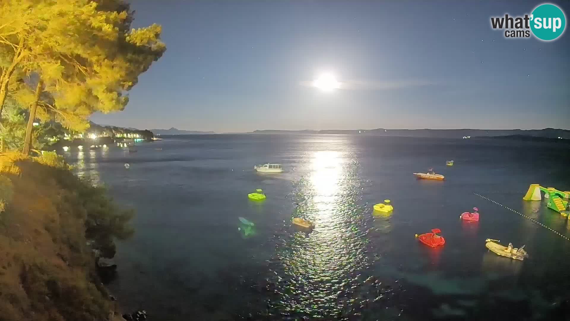 Spletna kamera Plaža Potočine Bol – Pogled v živo na plažo Borak, otok Brač