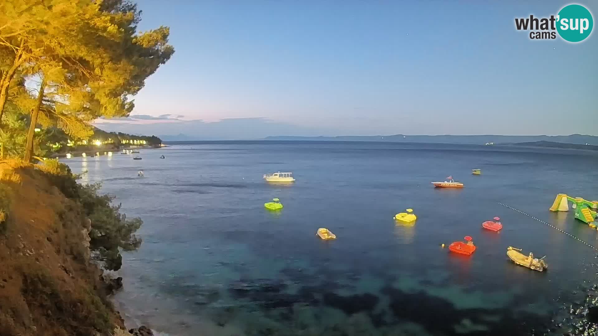 Spletna kamera Plaža Potočine Bol – Pogled v živo na plažo Borak, otok Brač