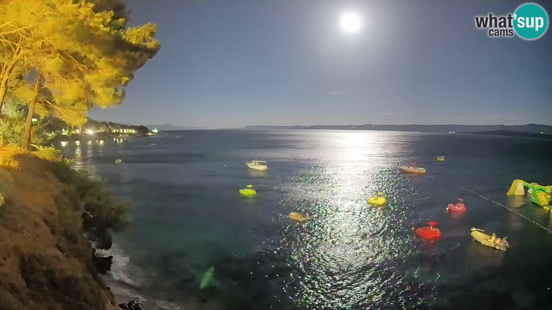 Spletna kamera Plaža Potočine Bol – Pogled v živo na plažo Borak, otok Brač