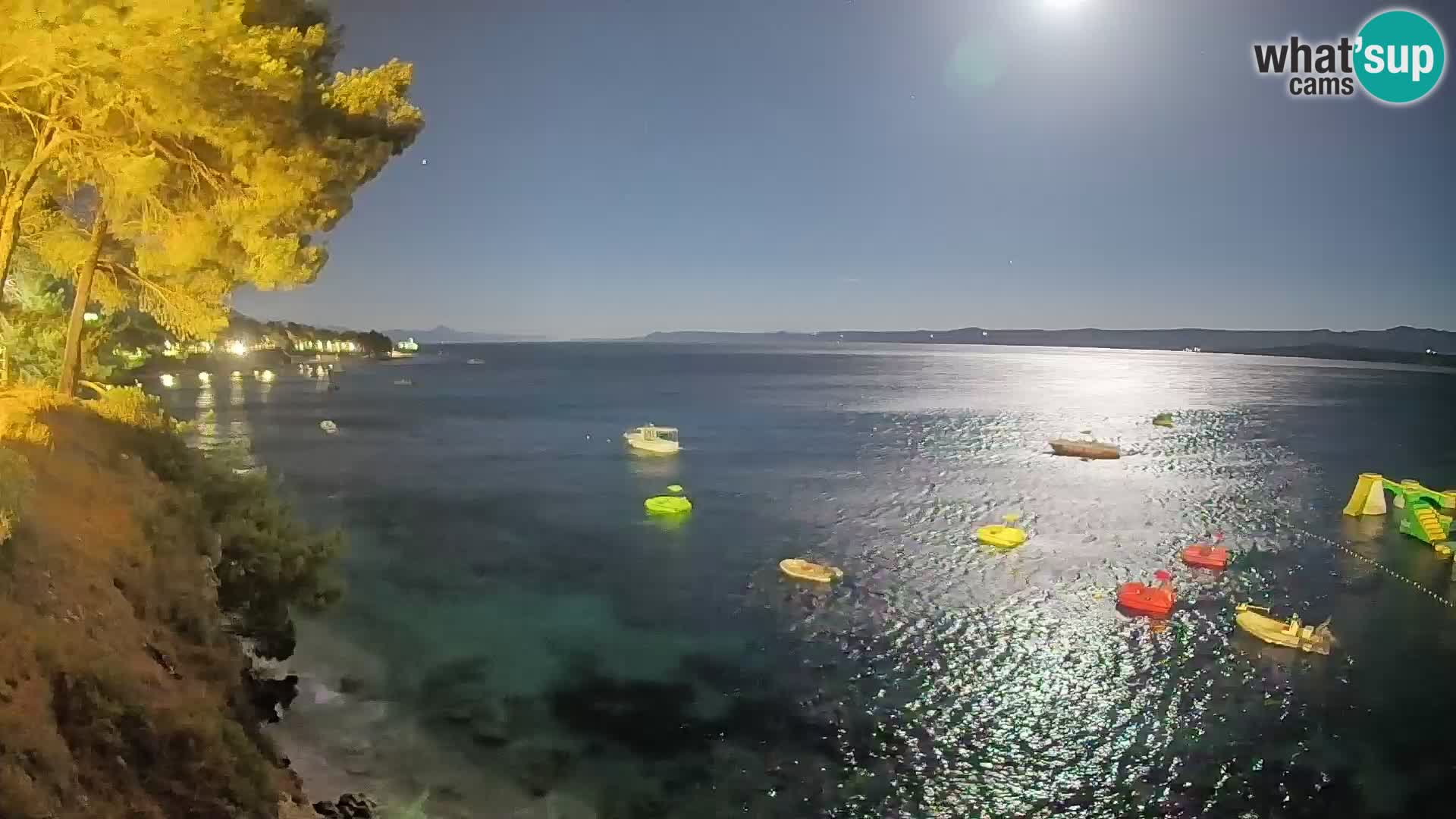 Spletna kamera Plaža Potočine Bol – Pogled v živo na plažo Borak, otok Brač