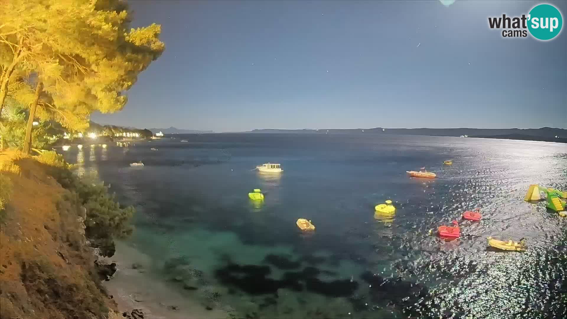 Spletna kamera Plaža Potočine Bol – Pogled v živo na plažo Borak, otok Brač