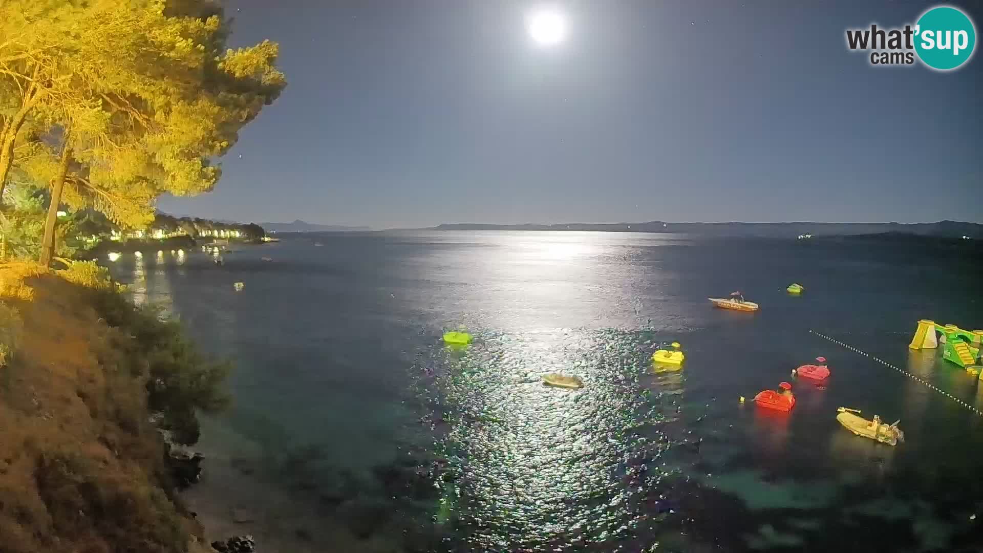 Spletna kamera Plaža Potočine Bol – Pogled v živo na plažo Borak, otok Brač