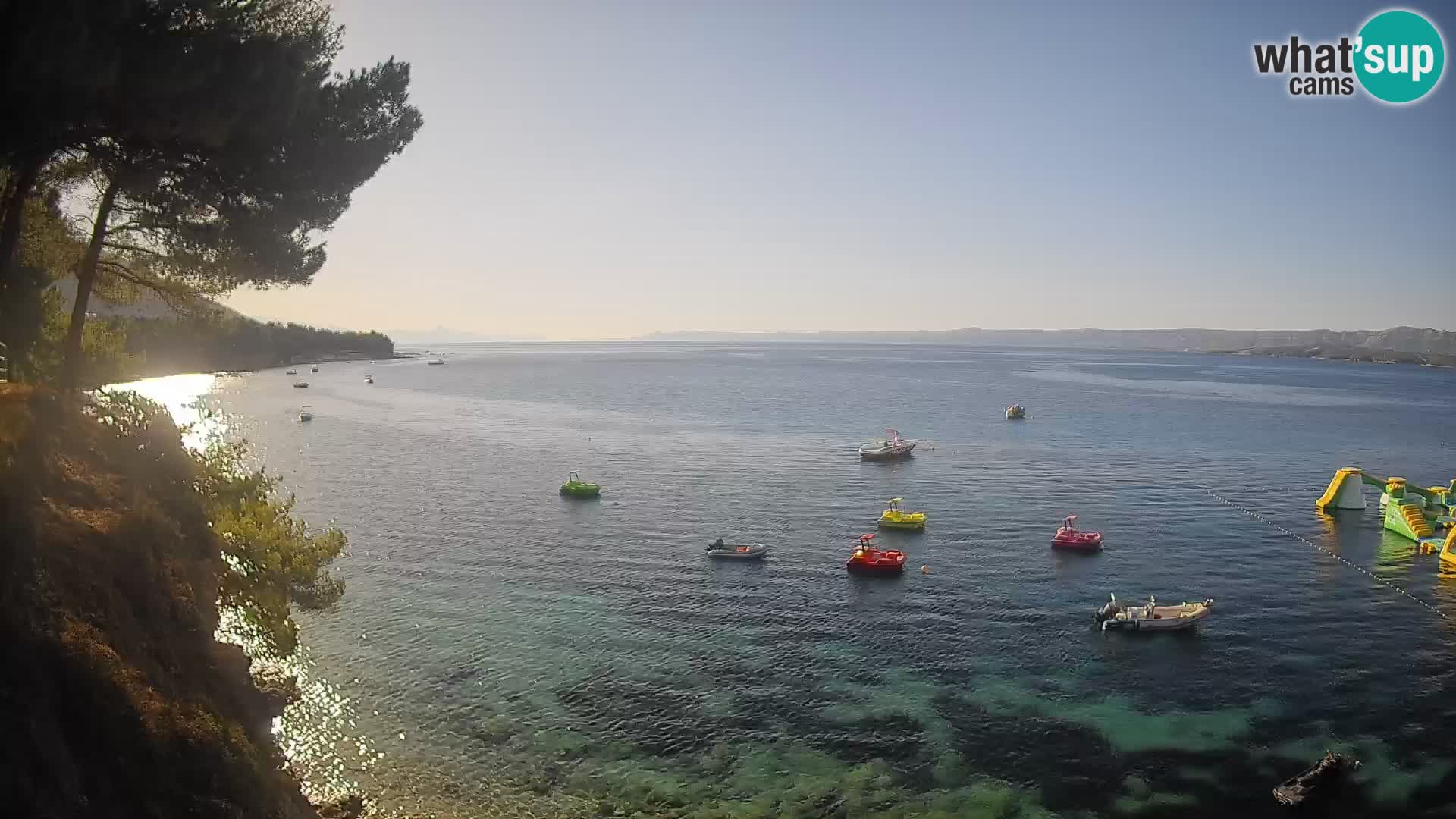 Spletna kamera Plaža Potočine Bol – Pogled v živo na plažo Borak, otok Brač