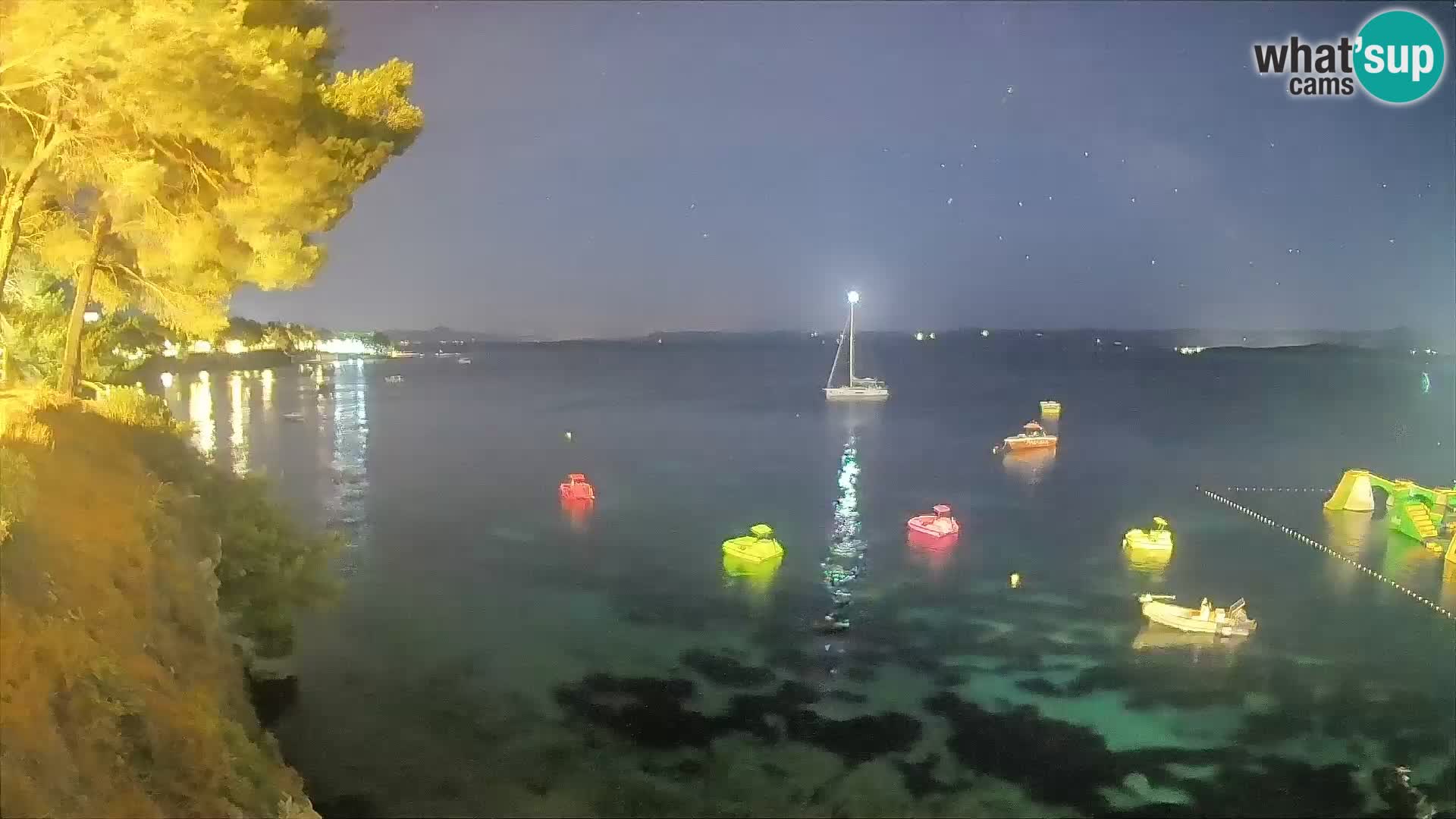Webcam Spiaggia Potočine Bol – Vista live sulla spiaggia Borak, Isola di Brač
