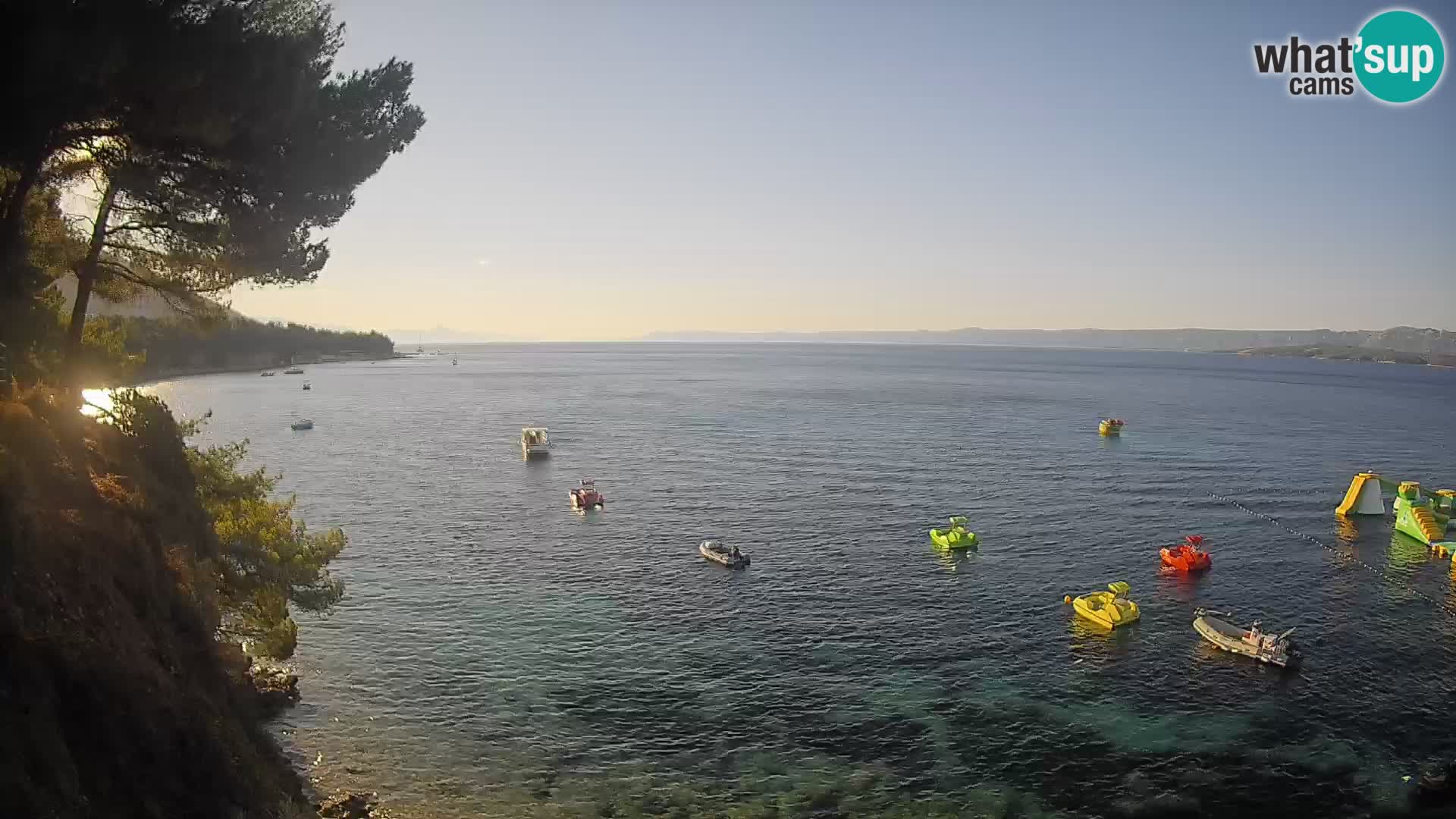 Spletna kamera Plaža Potočine Bol – Pogled v živo na plažo Borak, otok Brač