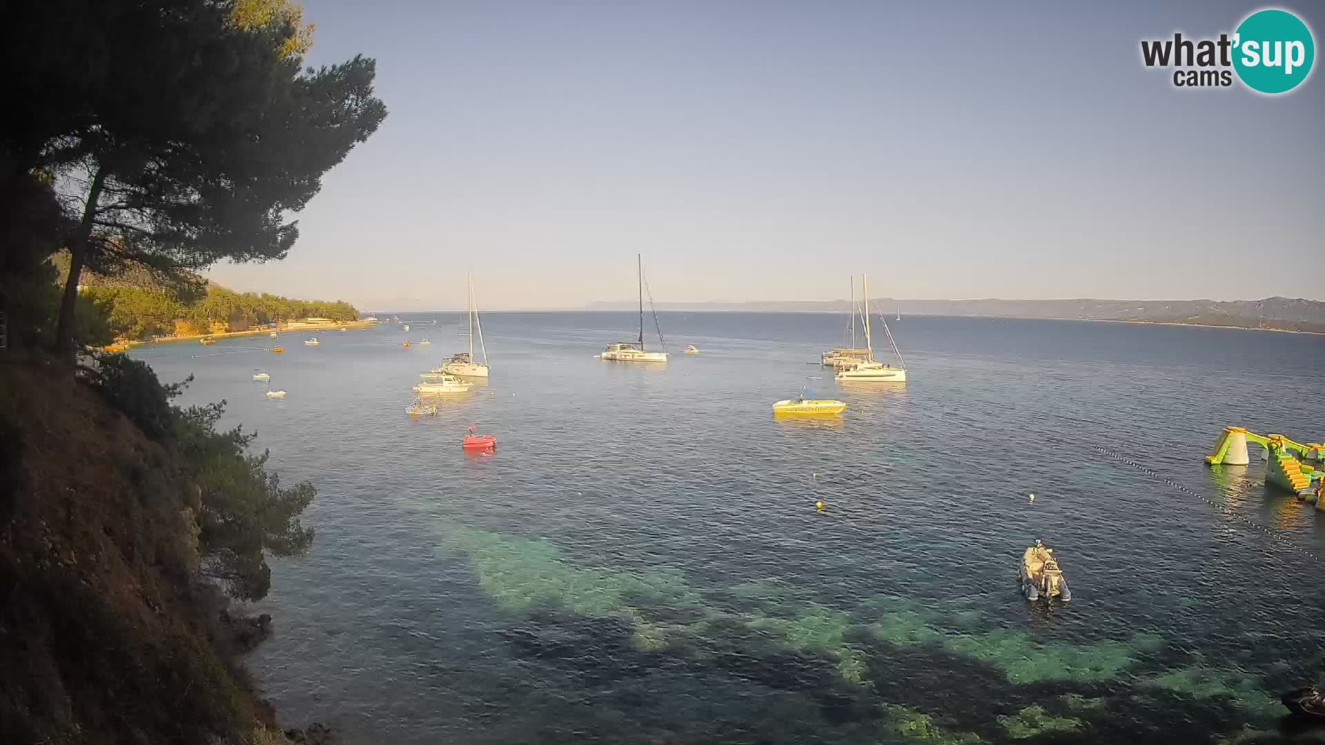 Spletna kamera Plaža Potočine Bol – Pogled v živo na plažo Borak, otok Brač