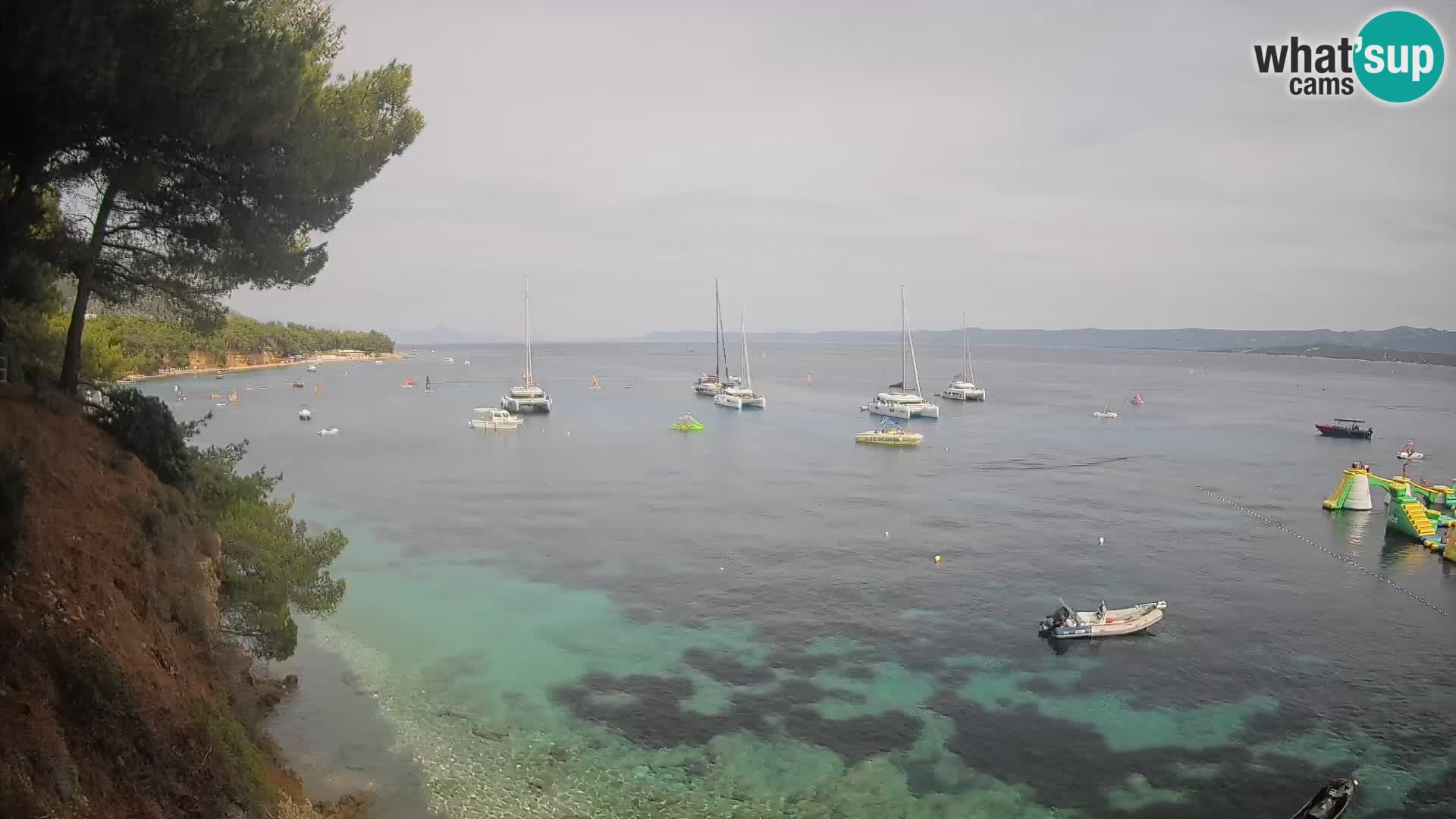 Spletna kamera Plaža Potočine Bol – Pogled v živo na plažo Borak, otok Brač