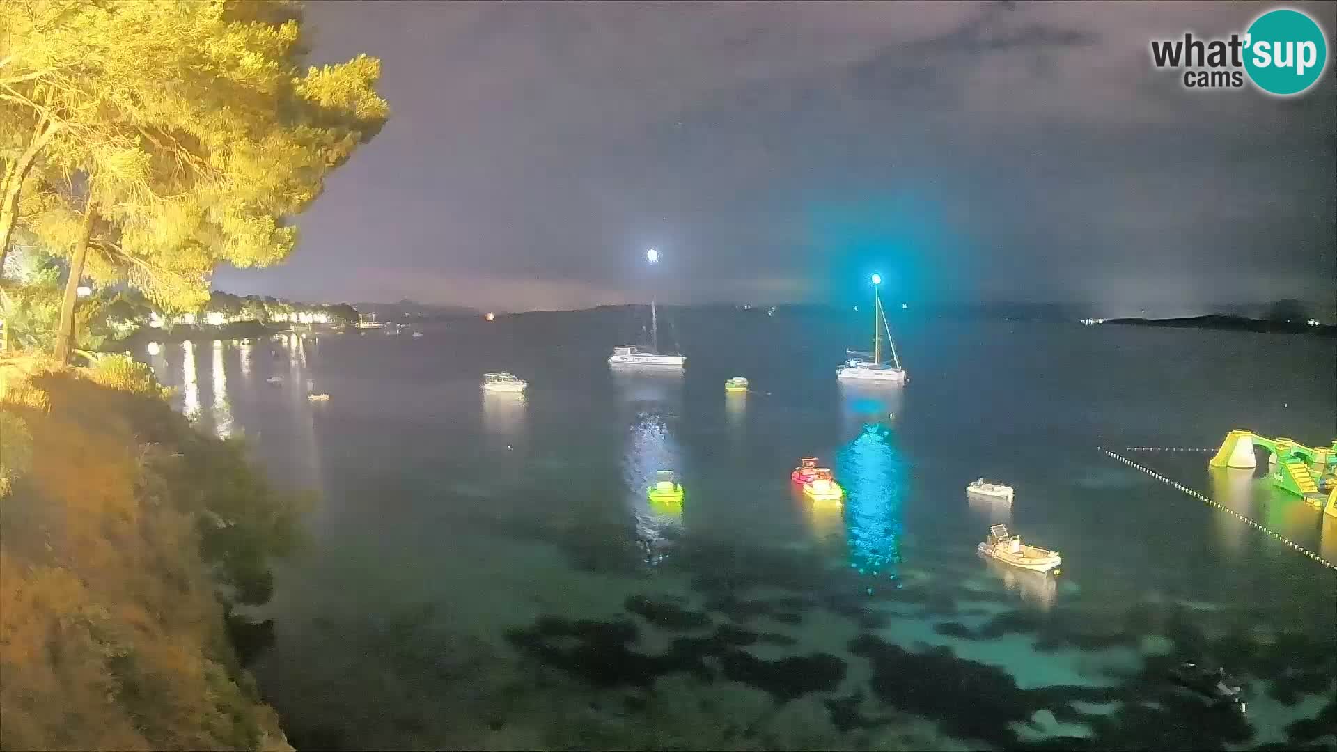 Webcam Spiaggia Potočine Bol – Vista live sulla spiaggia Borak, Isola di Brač