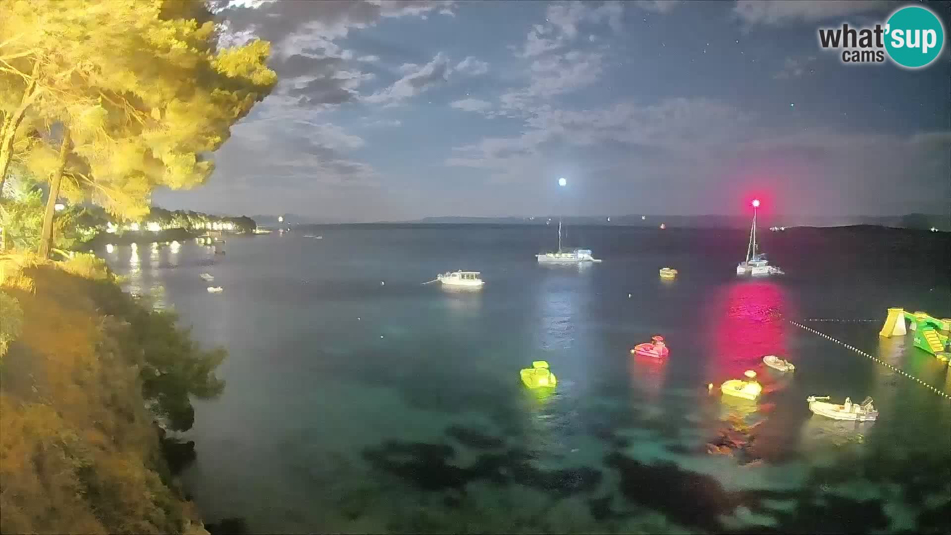 Web kamera Potočine Bol – Pogled uživo na plažu Borak, otok Brač