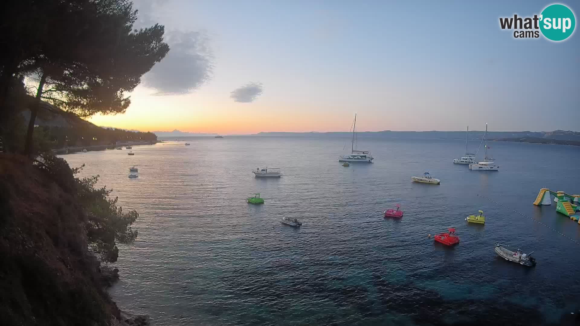 Spletna kamera Plaža Potočine Bol – Pogled v živo na plažo Borak, otok Brač