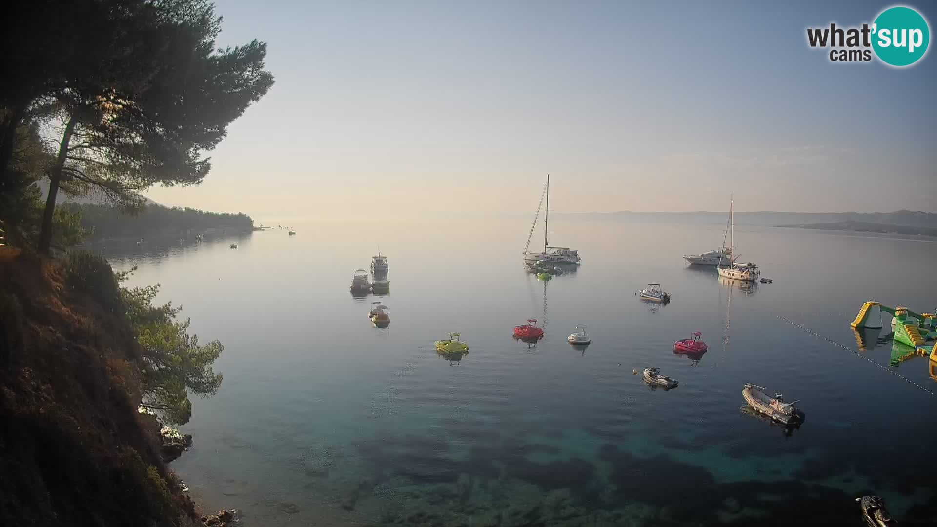 Spletna kamera Plaža Potočine Bol – Pogled v živo na plažo Borak, otok Brač
