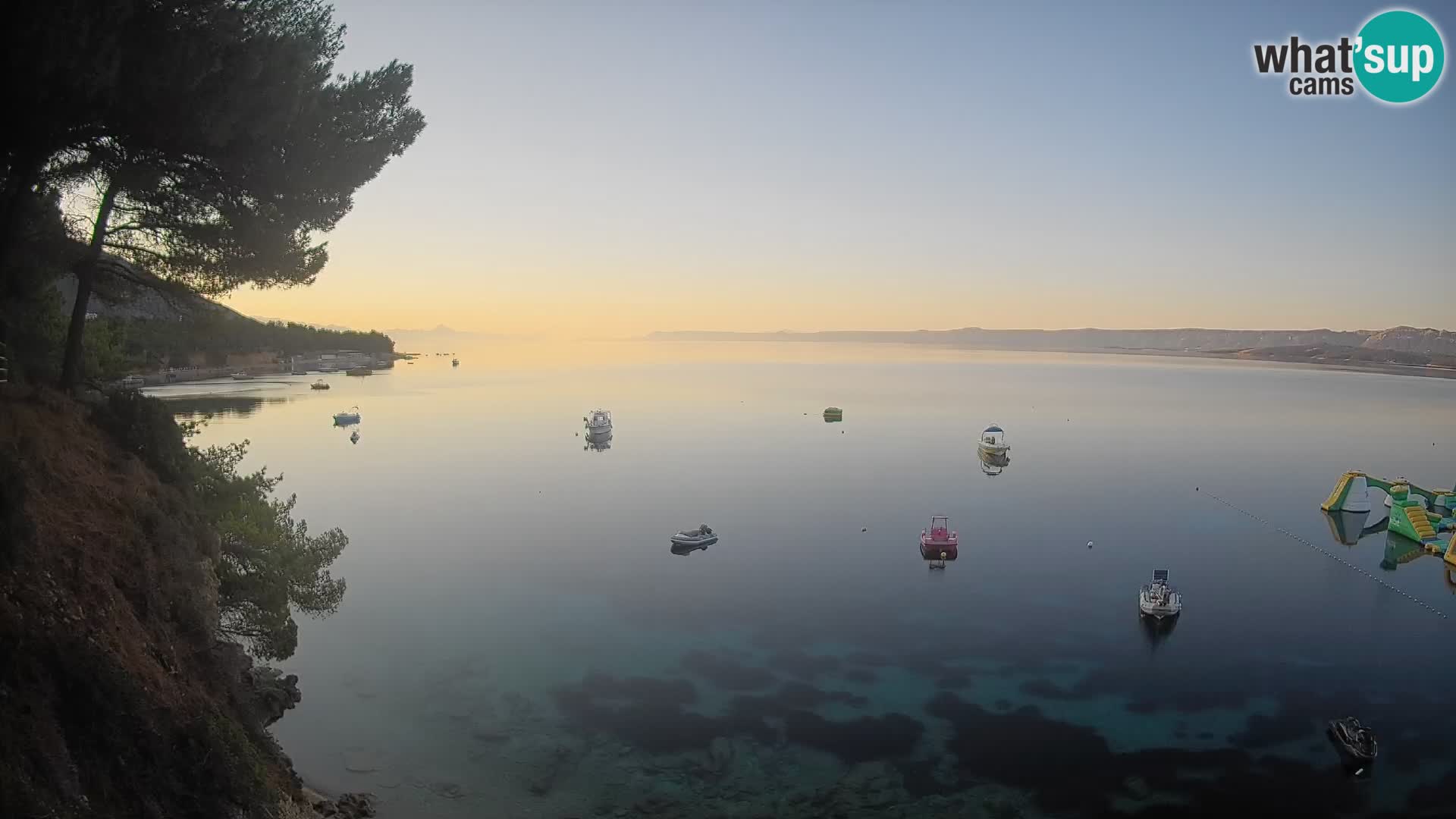 Spletna kamera Plaža Potočine Bol – Pogled v živo na plažo Borak, otok Brač