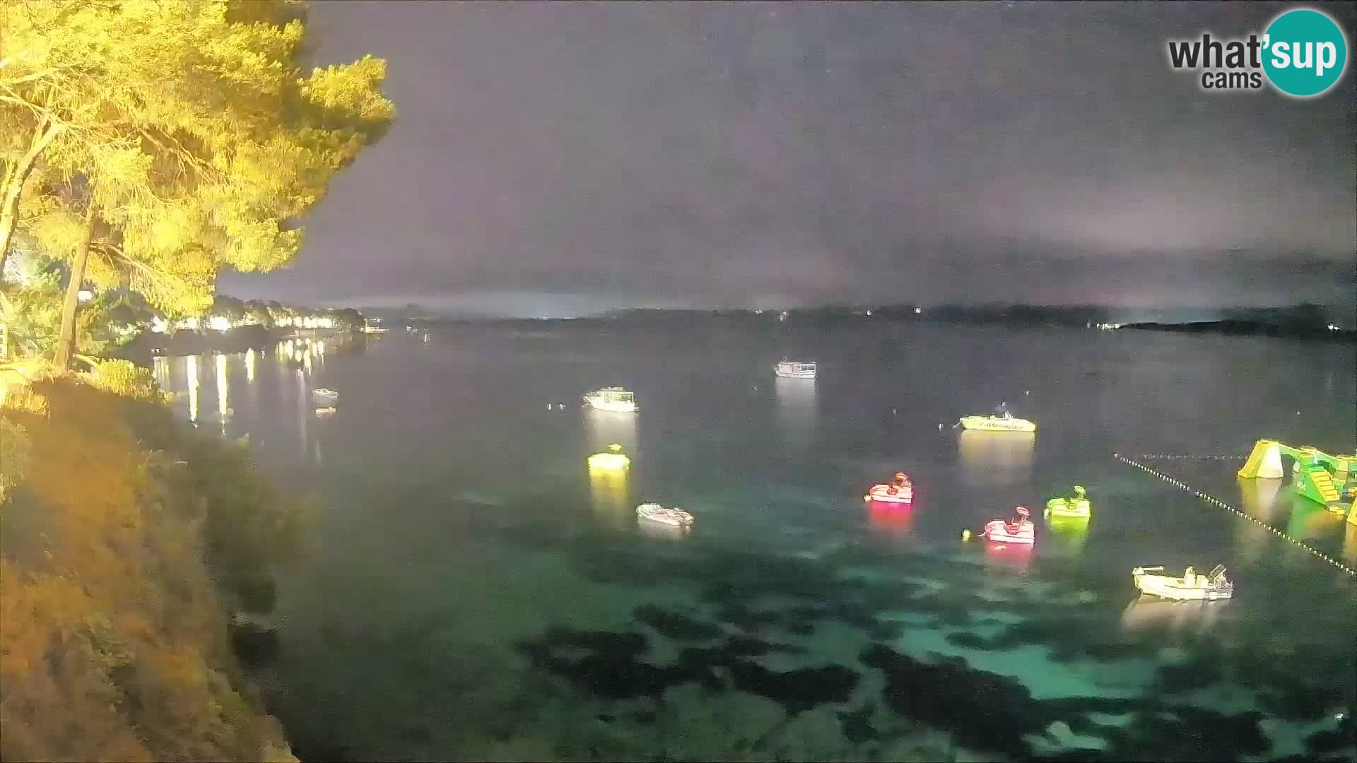 Web kamera Potočine Bol – Pogled uživo na plažu Borak, otok Brač