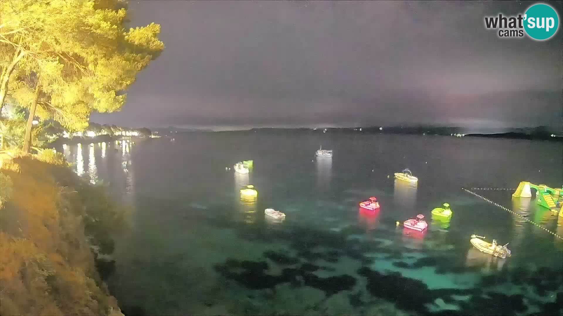 Web kamera Potočine Bol – Pogled uživo na plažu Borak, otok Brač