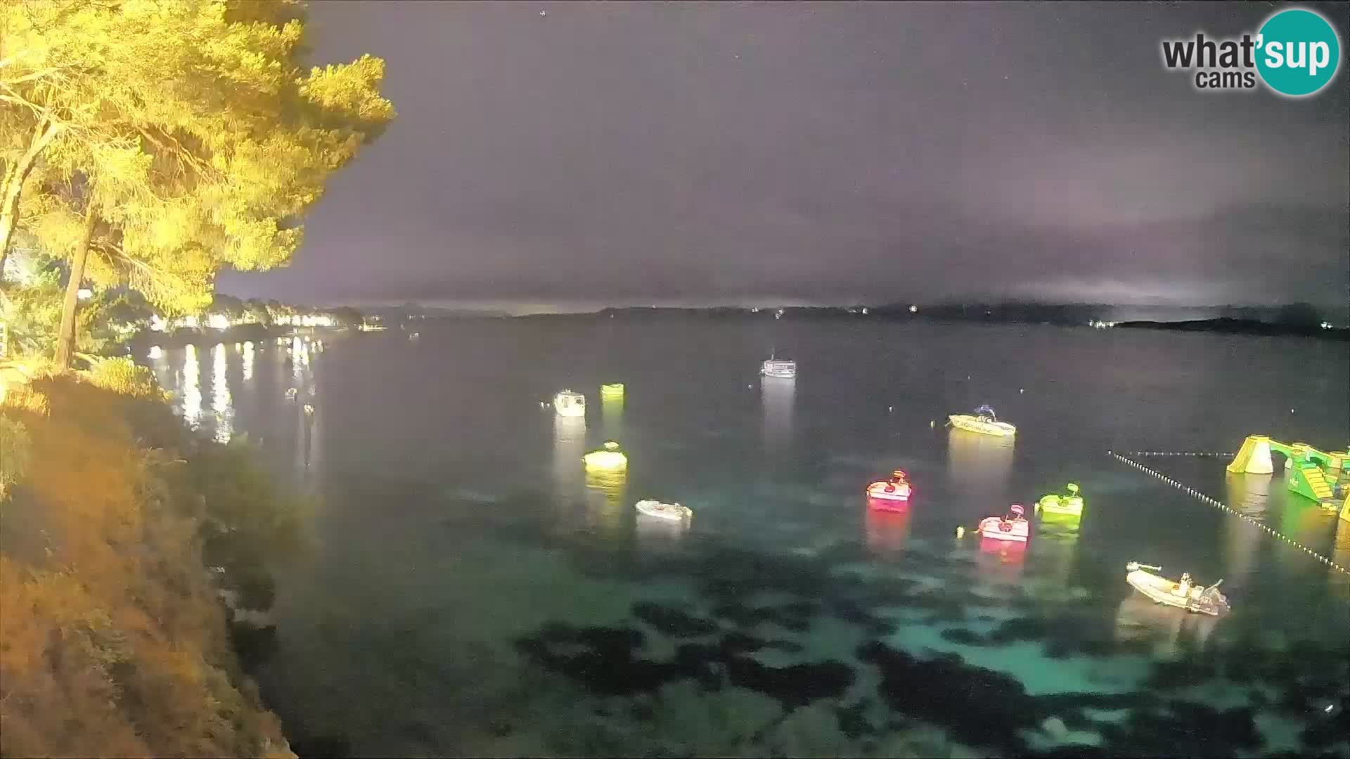 Web kamera Potočine Bol – Pogled uživo na plažu Borak, otok Brač
