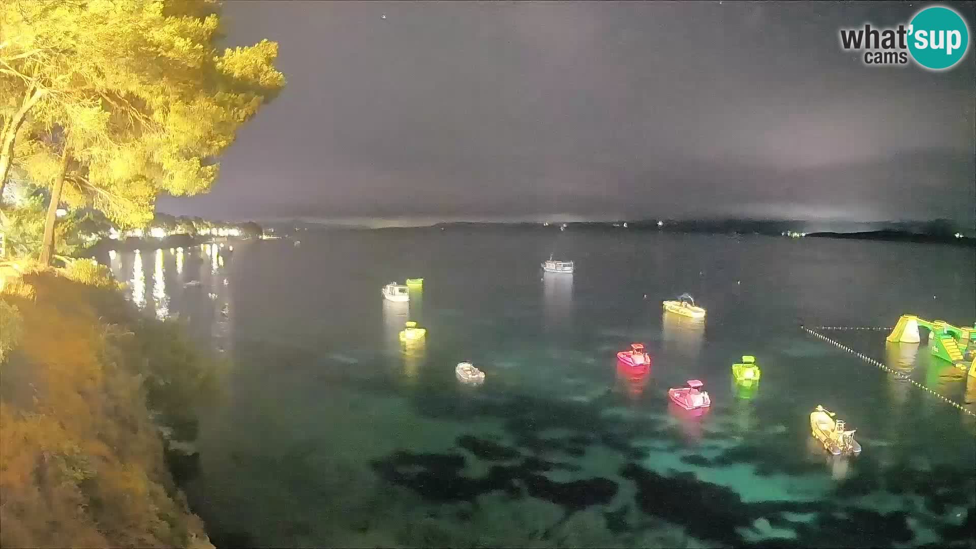 Webcam Spiaggia Potočine Bol – Vista live sulla spiaggia Borak, Isola di Brač