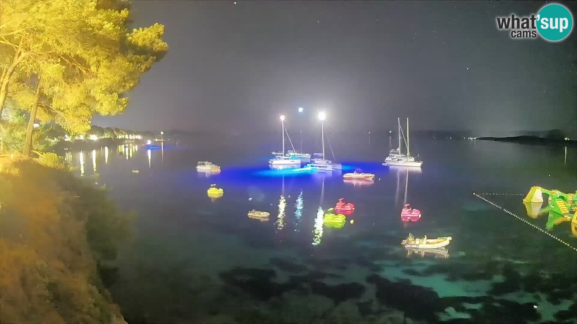 Spletna kamera Plaža Potočine Bol – Pogled v živo na plažo Borak, otok Brač