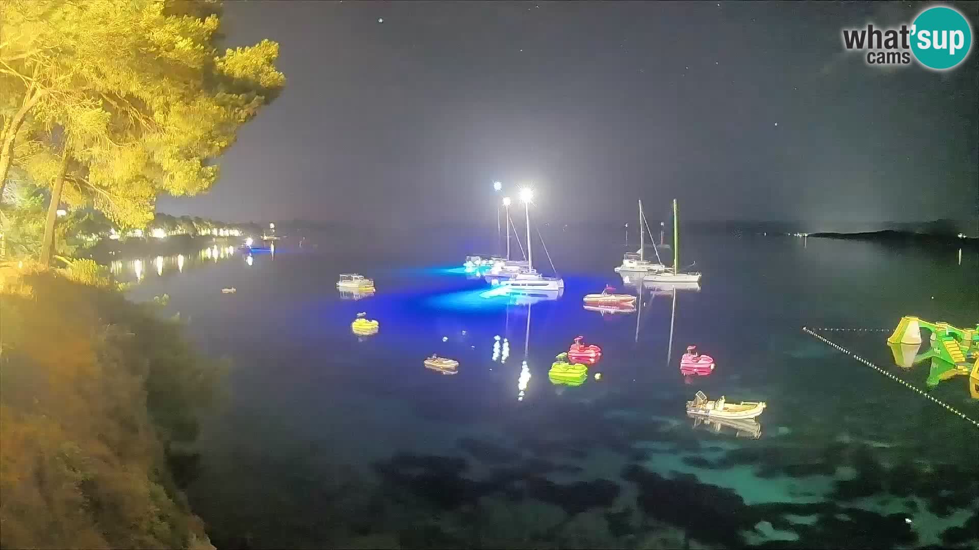Spletna kamera Plaža Potočine Bol – Pogled v živo na plažo Borak, otok Brač
