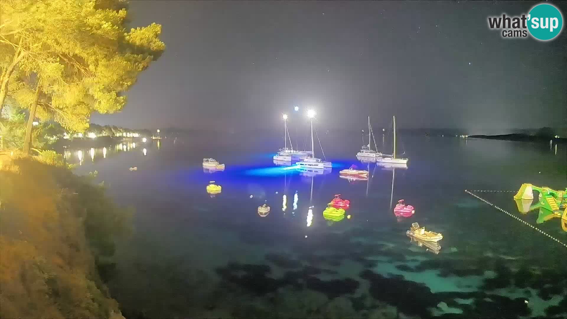 Spletna kamera Plaža Potočine Bol – Pogled v živo na plažo Borak, otok Brač