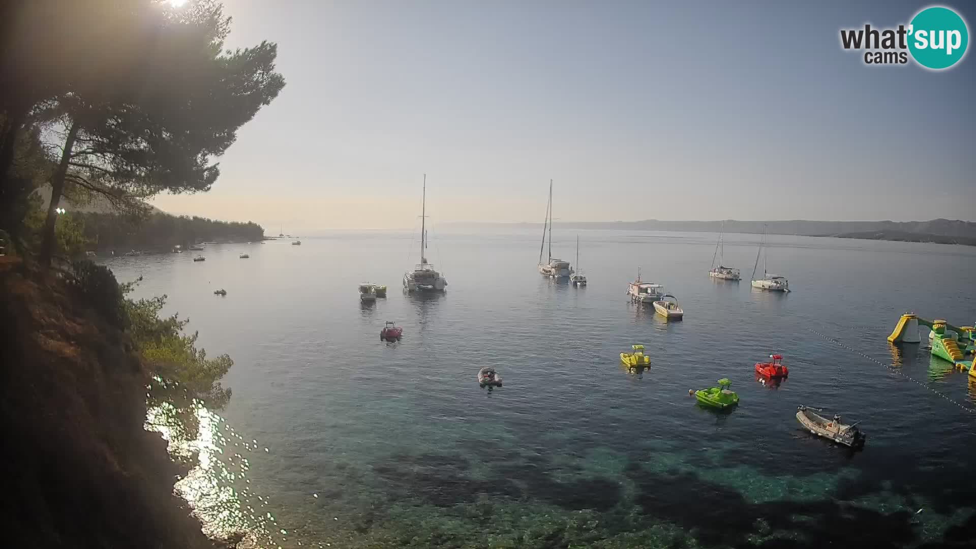 Spletna kamera Plaža Potočine Bol – Pogled v živo na plažo Borak, otok Brač