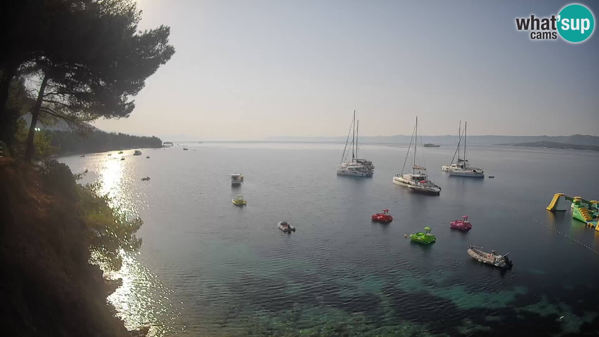 Spletna kamera Plaža Potočine Bol – Pogled v živo na plažo Borak, otok Brač